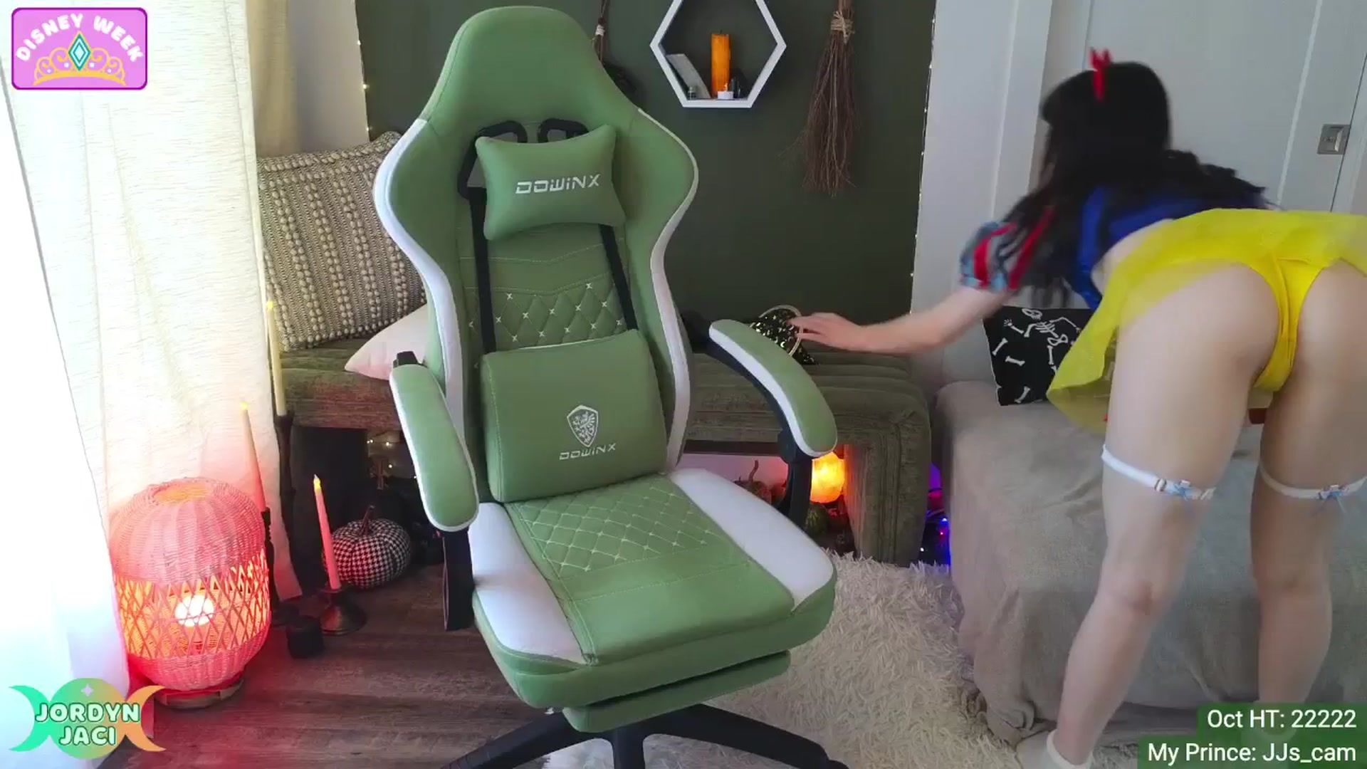 Gallery image thumbnail from JordynJaci's myfreecams stream on, 10/29/2024, 18:01 image 4 of 20