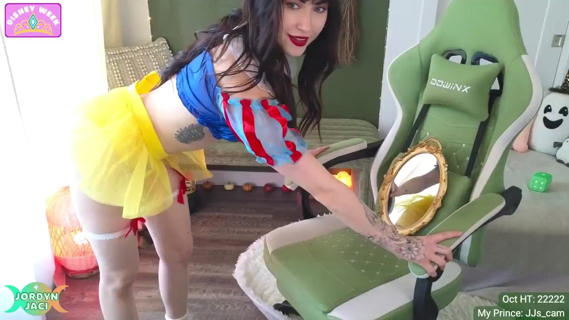 Gallery image thumbnail from JordynJaci's myfreecams stream on, 10/29/2024, 18:01 image 9 of 20