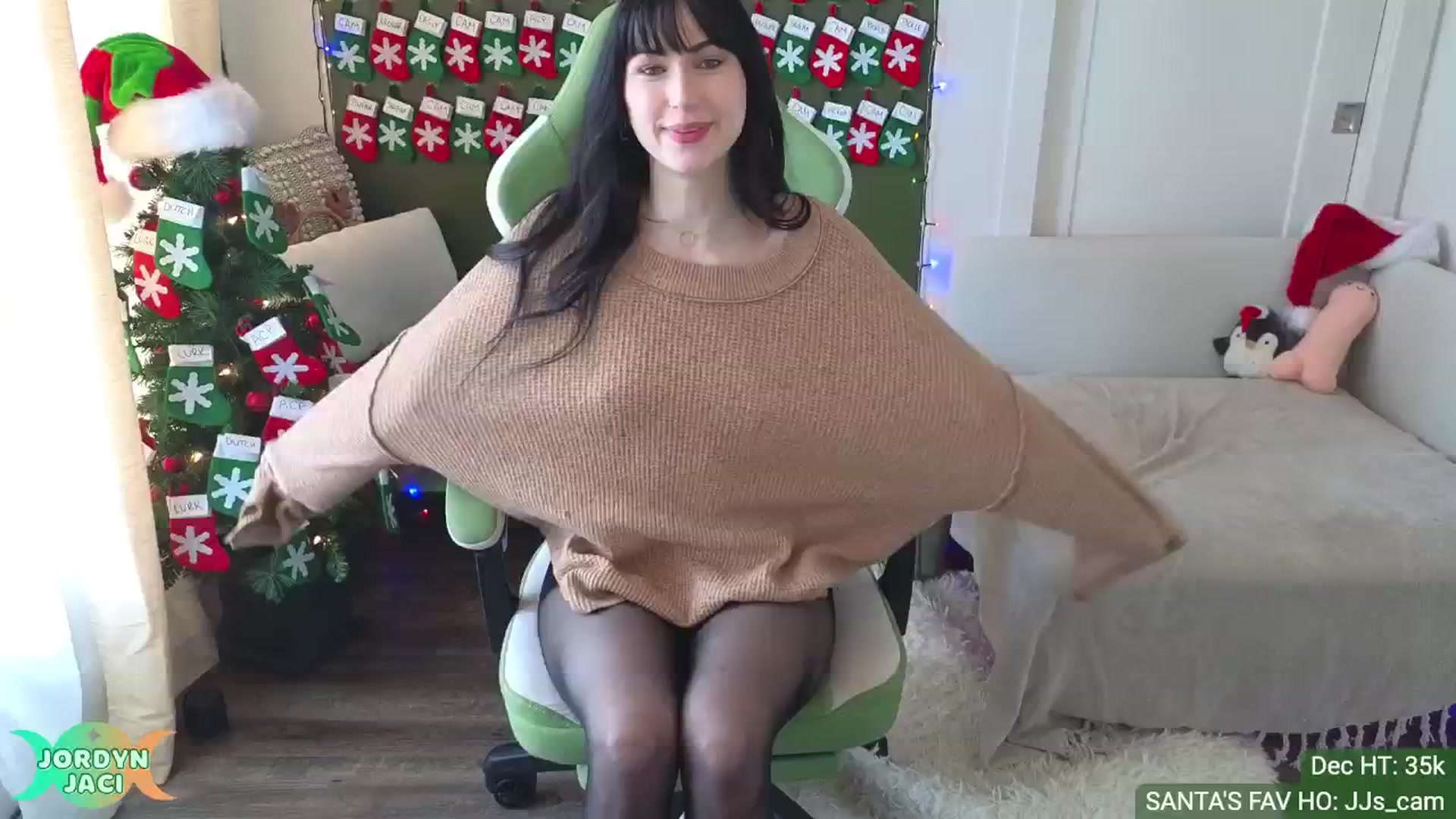 Gallery image thumbnail from JordynJaci's myfreecams stream on, 12/03/2024, 17:40 image 17 of 20