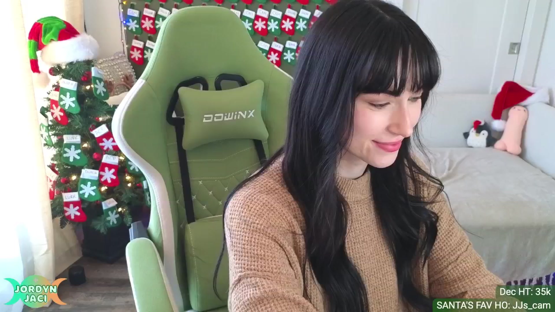 Gallery image thumbnail from JordynJaci's myfreecams stream on, 12/03/2024, 17:40 image 8 of 20