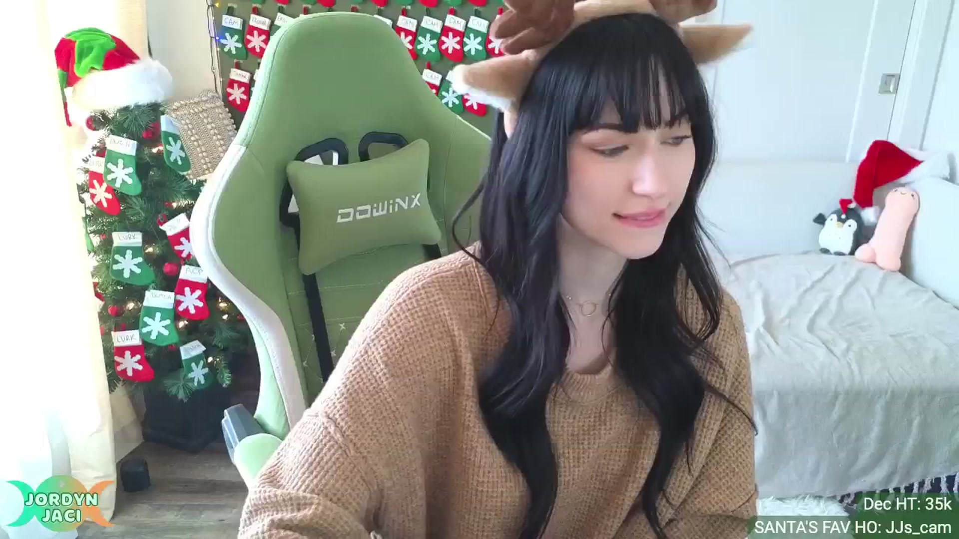 Gallery image thumbnail from JordynJaci's myfreecams stream on, 12/03/2024, 18:32 image 1 of 20