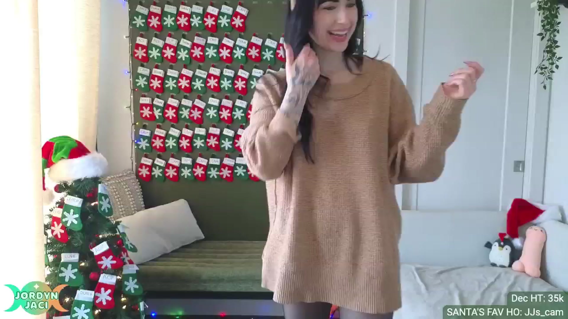 Gallery image thumbnail from JordynJaci's myfreecams stream on, 12/03/2024, 18:32 image 17 of 20
