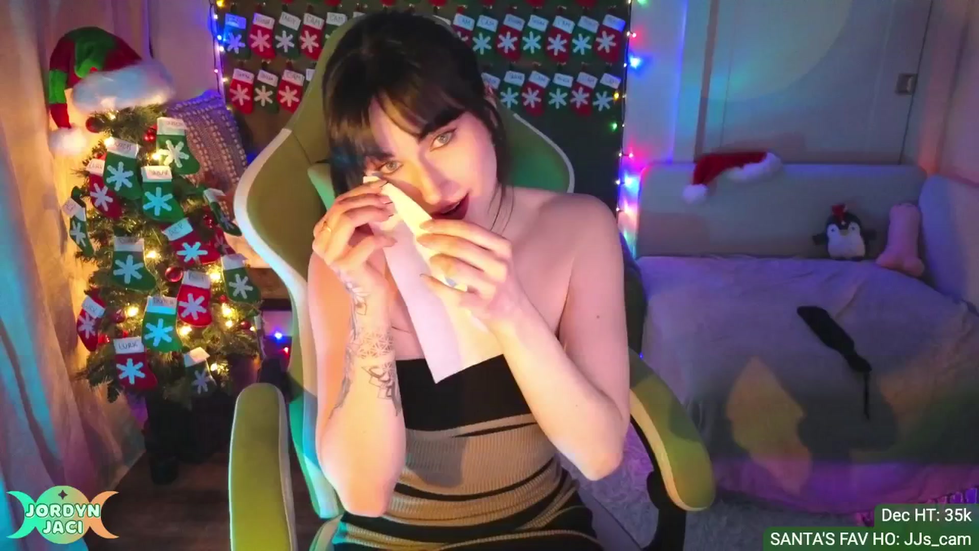Gallery image thumbnail from JordynJaci's myfreecams stream on, 12/06/2024, 02:38 image 12 of 20