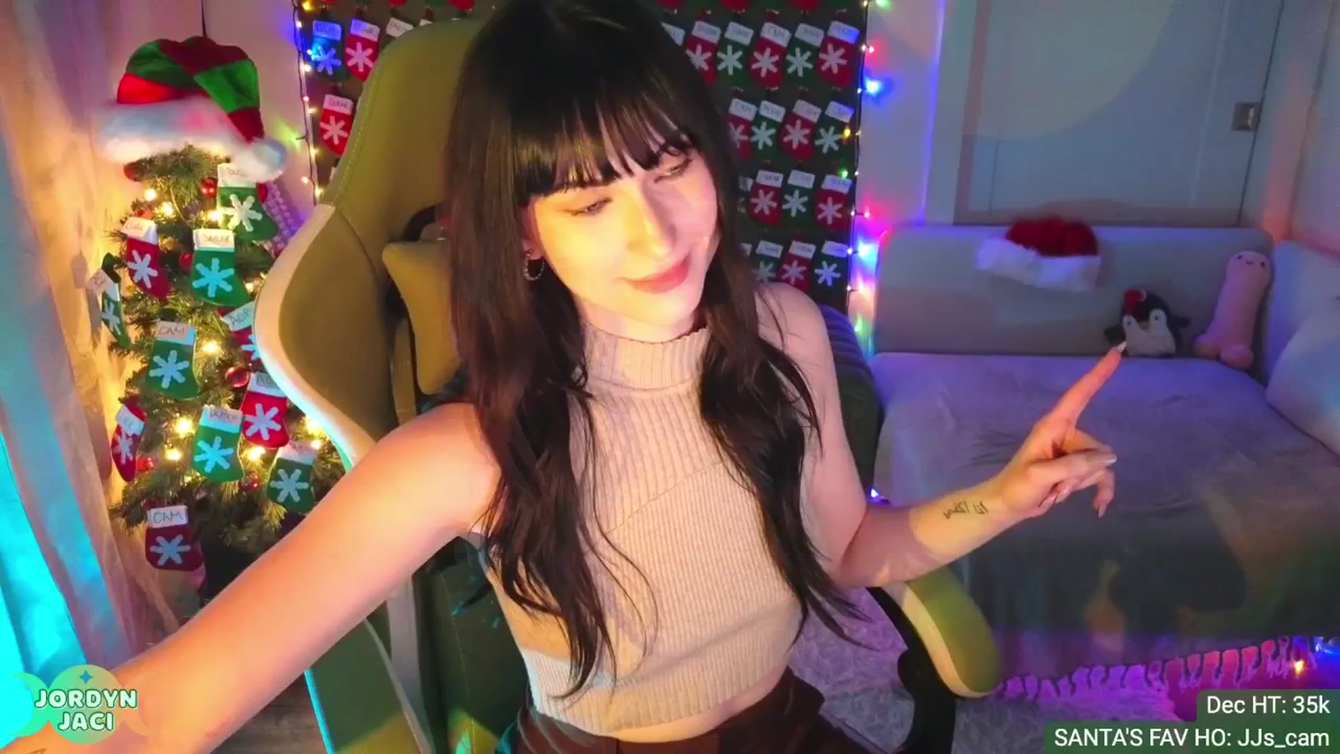 Gallery image thumbnail from JordynJaci's myfreecams stream on, 12/13/2024, 04:19 image 3 of 20