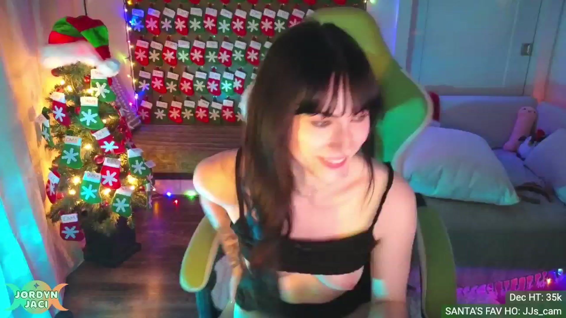 Gallery image thumbnail from JordynJaci's myfreecams stream on, 12/13/2024, 04:19 image 17 of 20