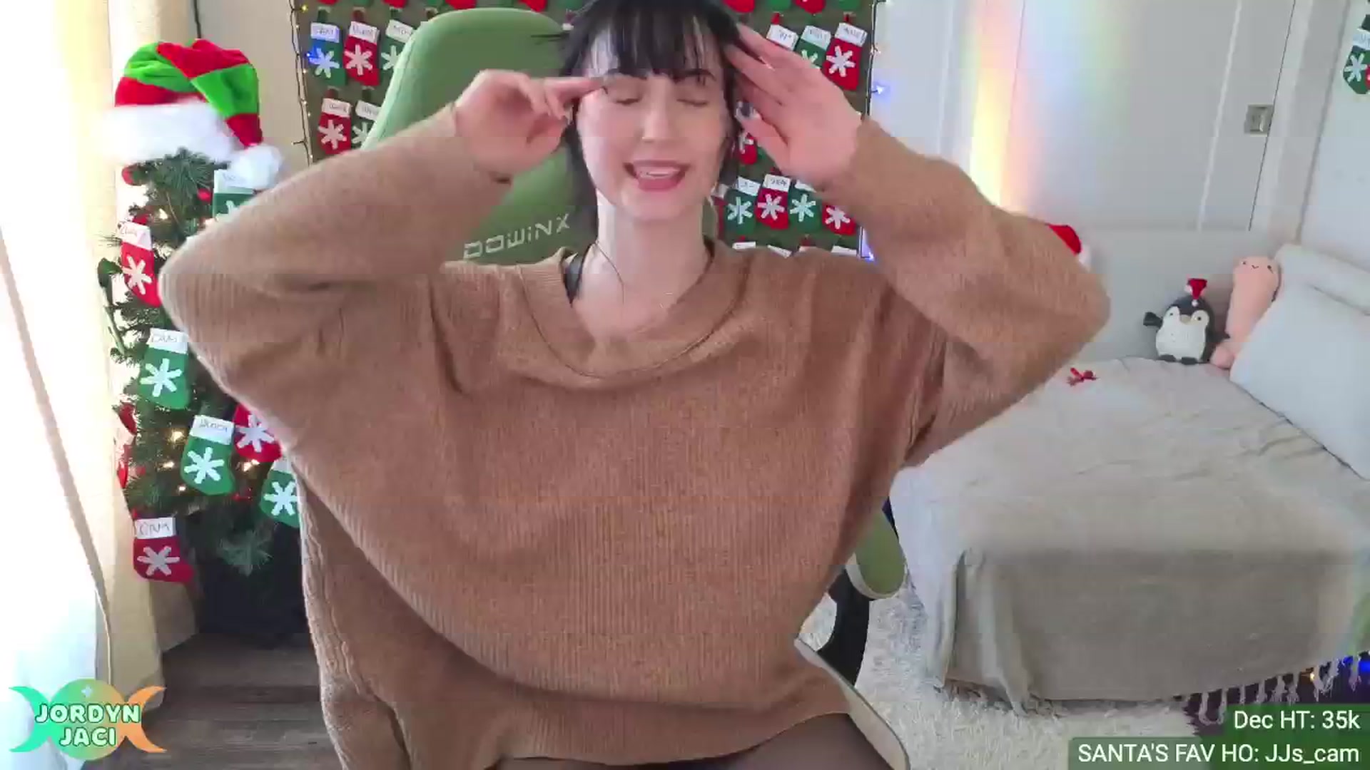 Gallery image thumbnail from JordynJaci's myfreecams stream on, 12/16/2024, 18:23 image 10 of 20