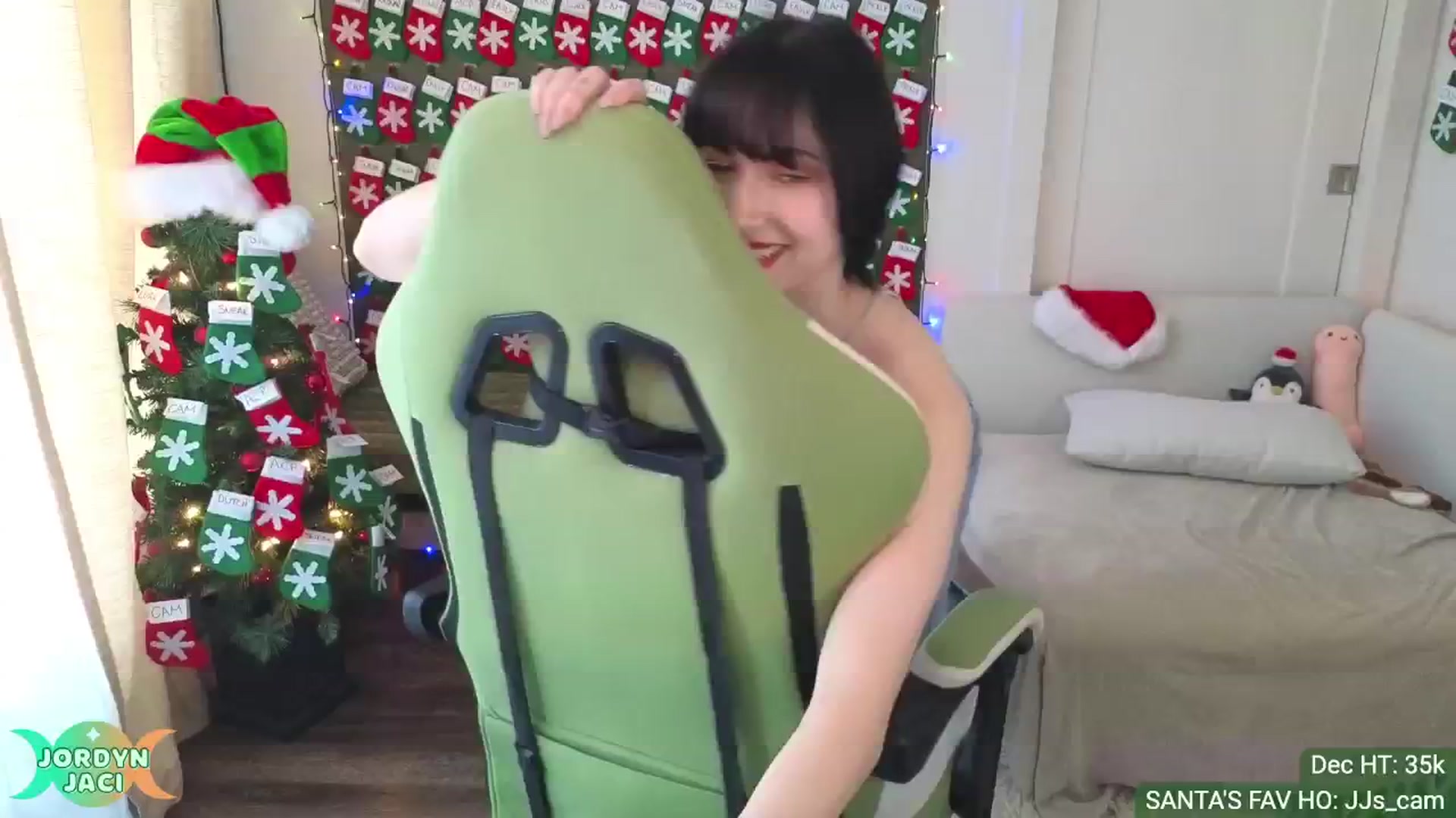 Gallery image thumbnail from JordynJaci's myfreecams stream on, 12/17/2024, 17:39 image 13 of 20