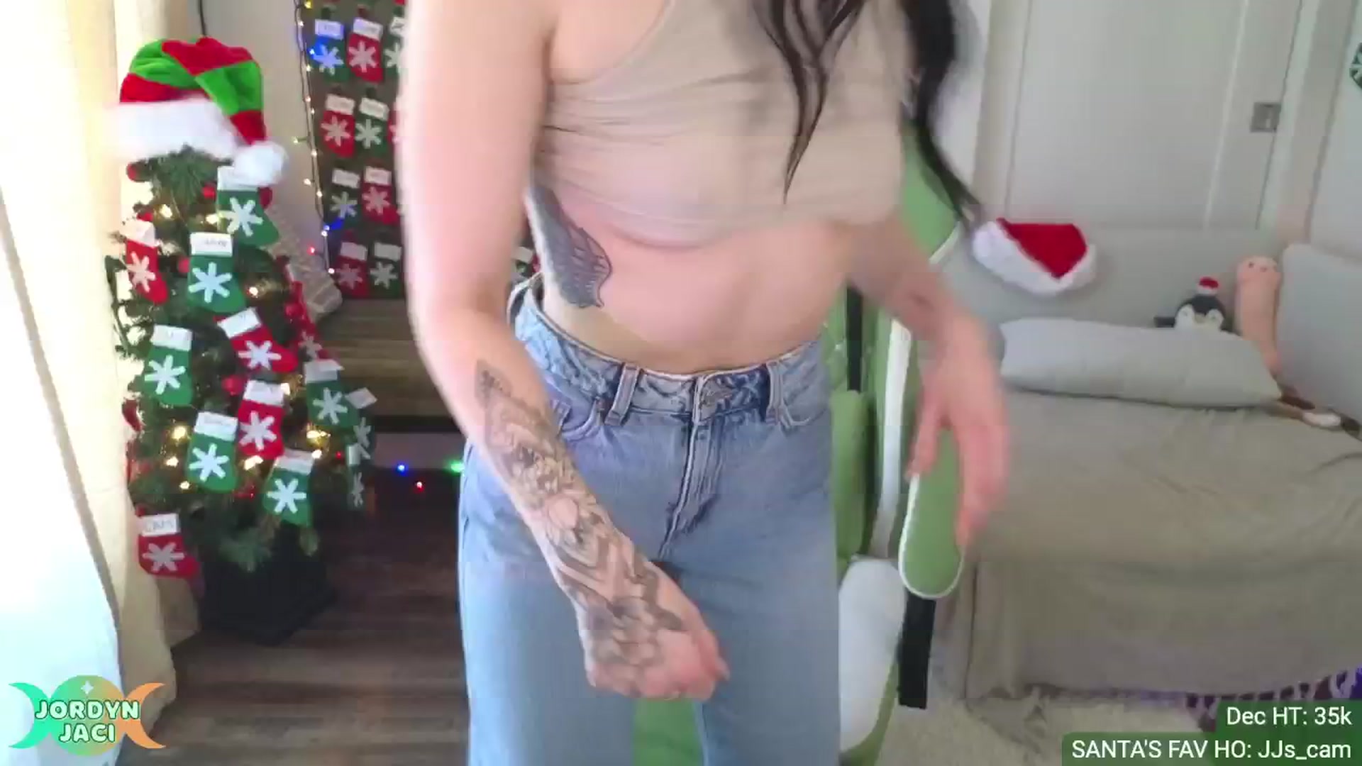 Gallery image thumbnail from JordynJaci's myfreecams stream on, 12/17/2024, 17:39 image 15 of 20