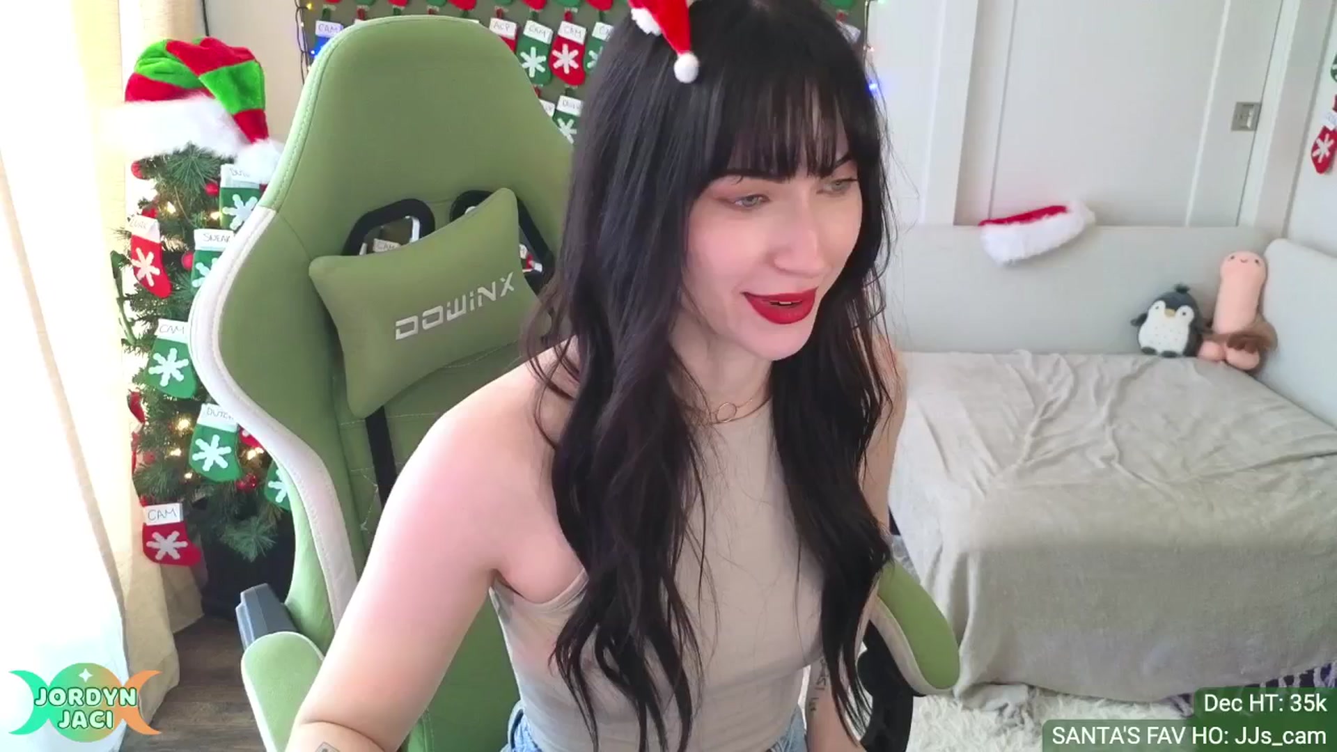 Gallery image thumbnail from JordynJaci's myfreecams stream on, 12/17/2024, 18:49 image 19 of 20