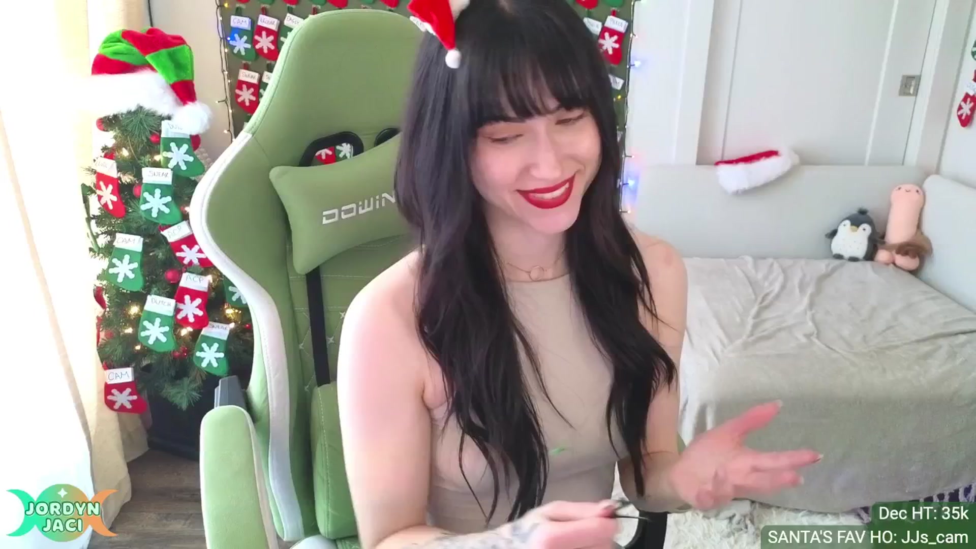 Gallery image thumbnail from JordynJaci's myfreecams stream on, 12/17/2024, 18:49 image 20 of 20