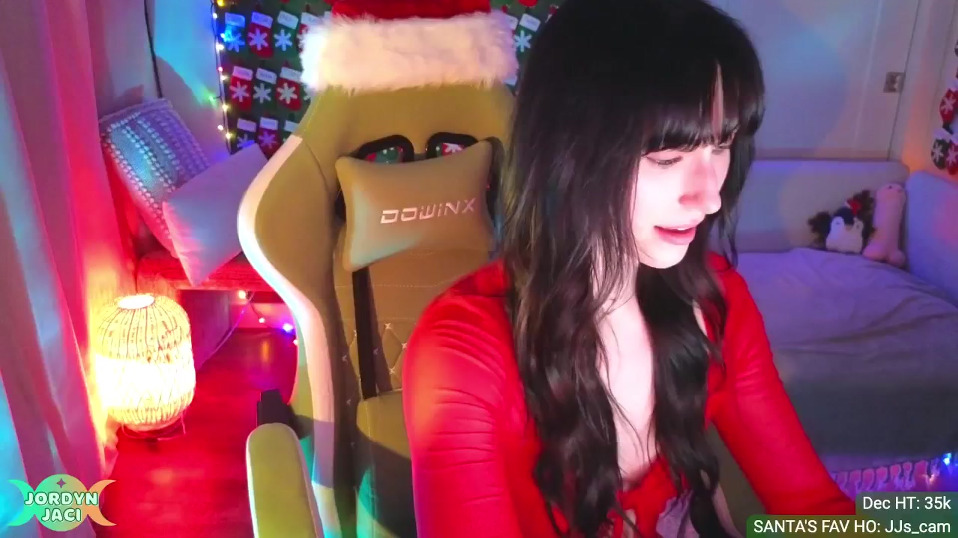 Gallery image thumbnail from JordynJaci's myfreecams stream on, 12/23/2024, 01:59 image 15 of 20