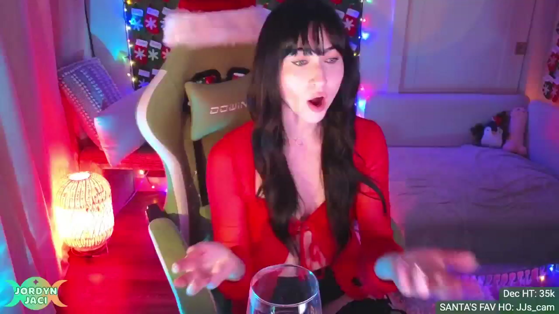 Gallery image thumbnail from JordynJaci's myfreecams stream on, 12/23/2024, 01:59 image 6 of 20