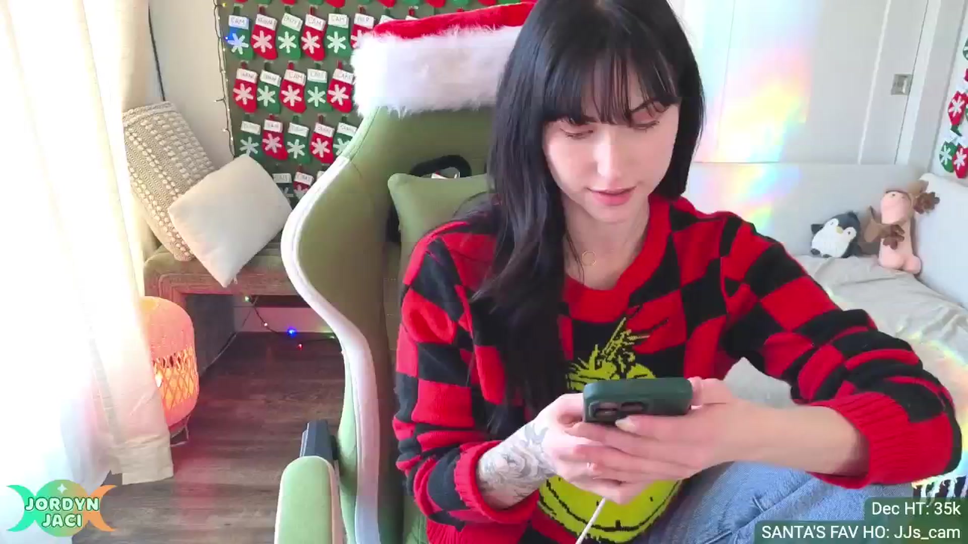 Gallery image thumbnail from JordynJaci's myfreecams stream on, 12/23/2024, 19:08 image 16 of 20
