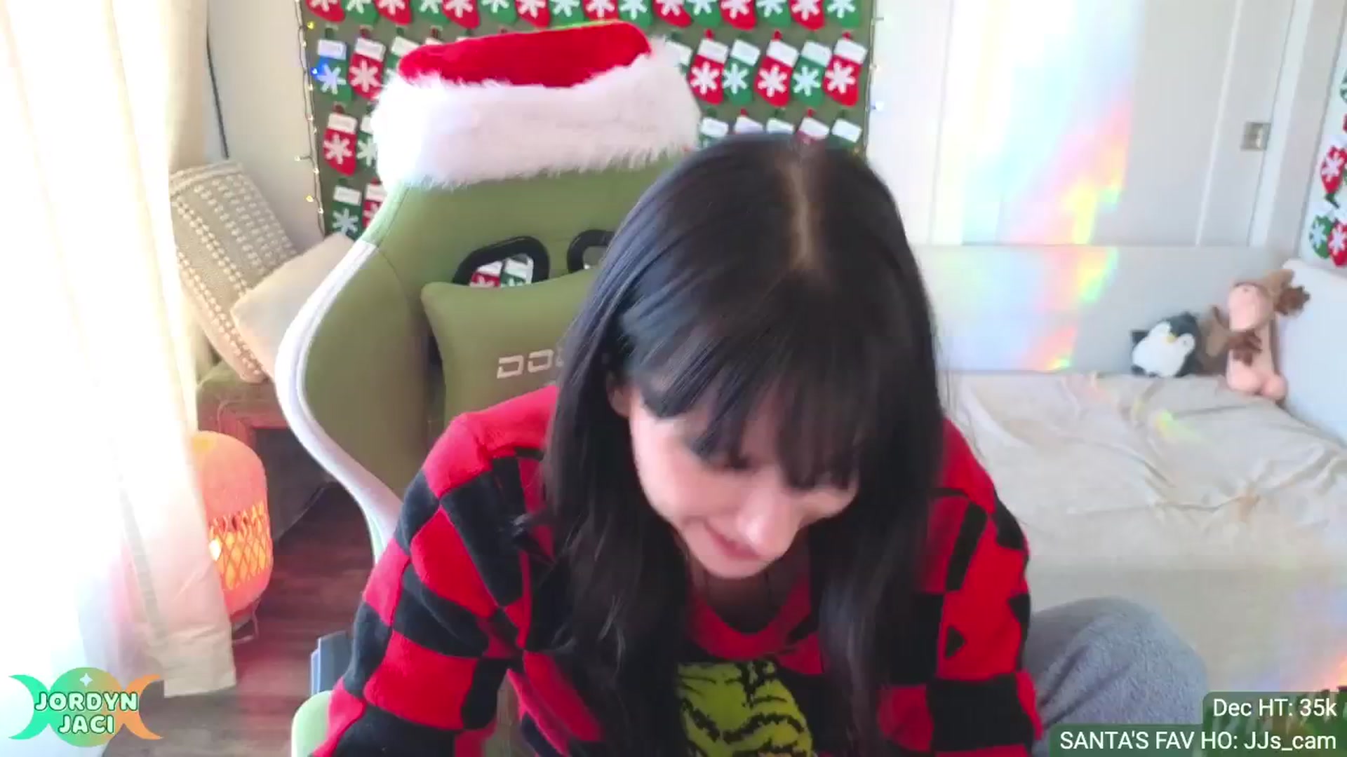 Gallery image thumbnail from JordynJaci's myfreecams stream on, 12/23/2024, 19:08 image 18 of 20