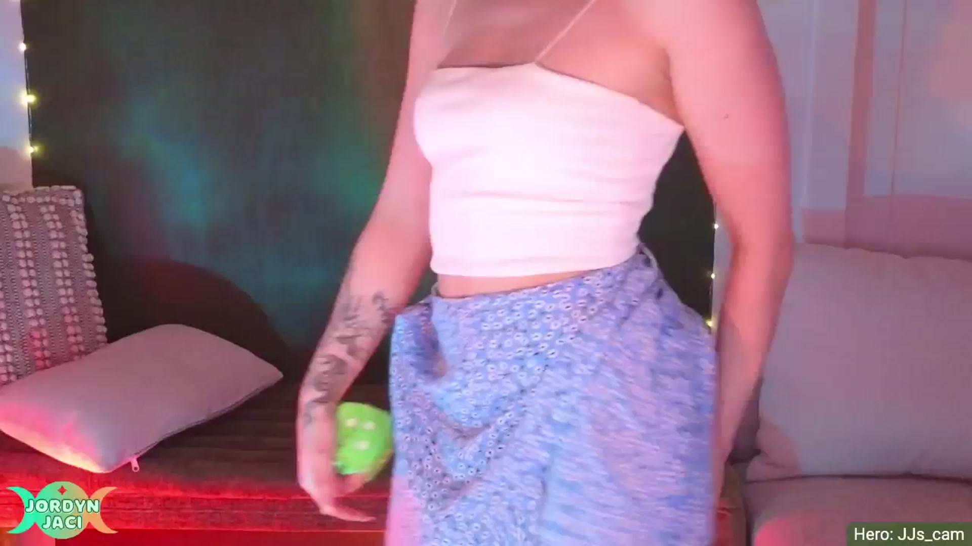Gallery image thumbnail from JordynJaci's myfreecams stream on, 01/06/2025, 02:24 image 16 of 20