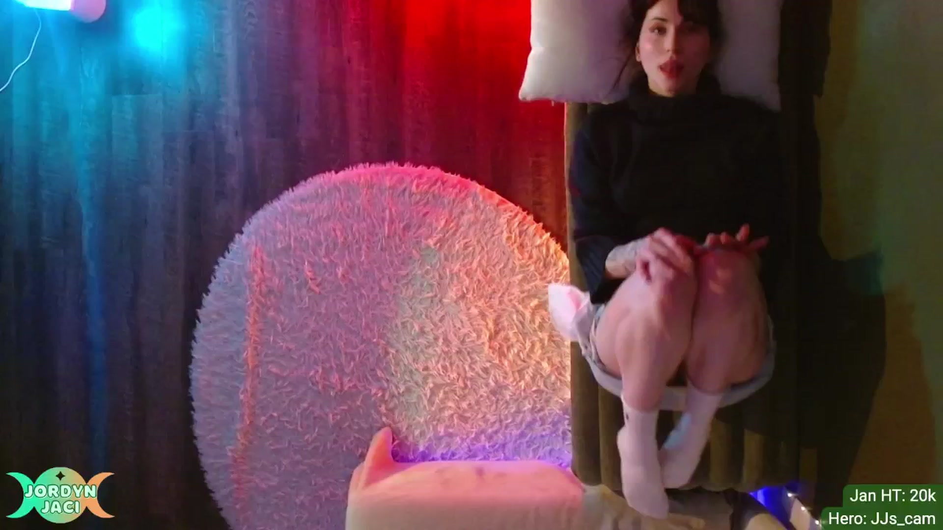 Gallery image thumbnail from JordynJaci's myfreecams stream on, 01/13/2025, 02:50 image 8 of 20