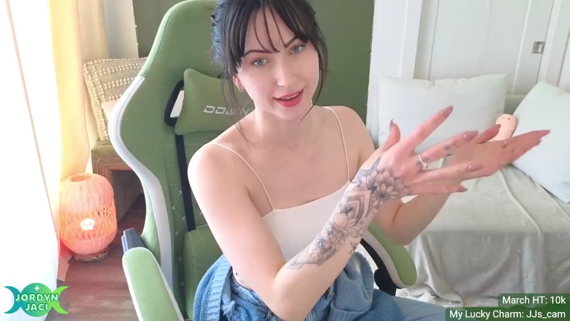 Gallery image thumbnail from JordynJaci's myfreecams stream on, 03/18/2025, 17:50 image 9 of 20