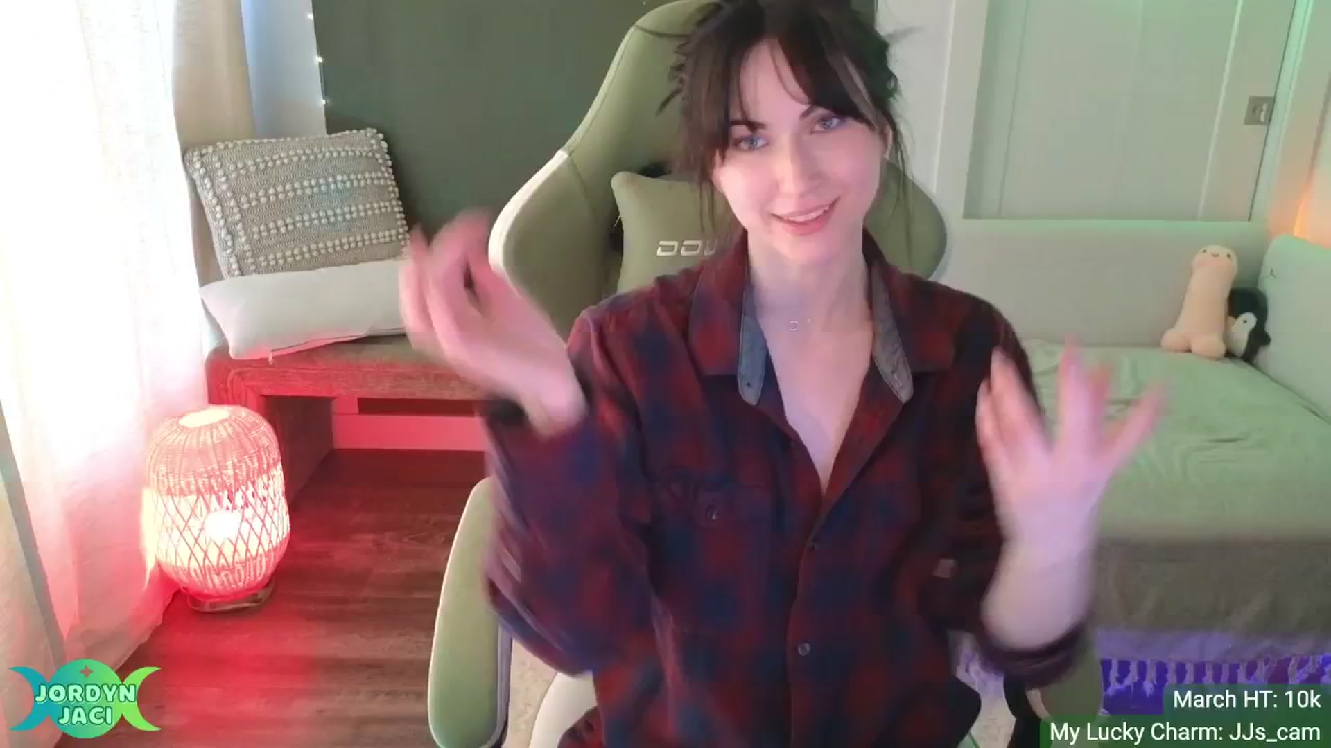 Gallery image thumbnail from JordynJaci's myfreecams stream on, 03/21/2025, 01:57 image 9 of 20