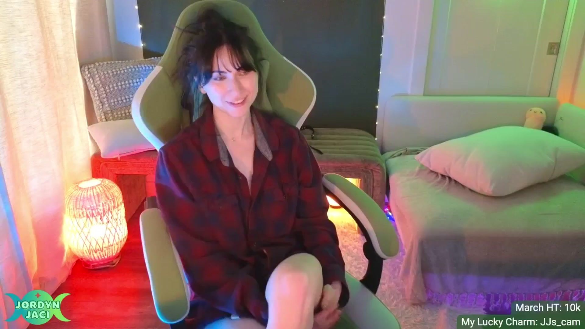 Gallery image thumbnail from JordynJaci's myfreecams stream on, 03/21/2025, 01:57 image 15 of 20