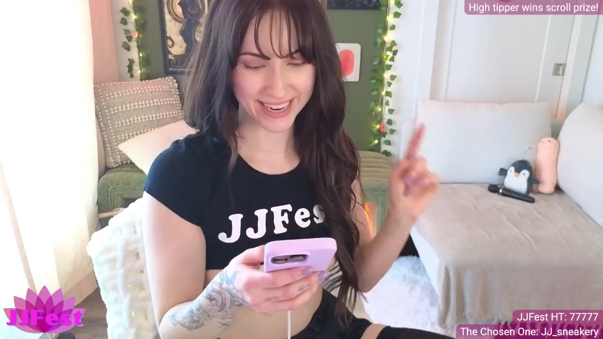 Gallery image thumbnail from JordynJaci's myfreecams stream on, 04/01/2025, 20:36 image 15 of 20