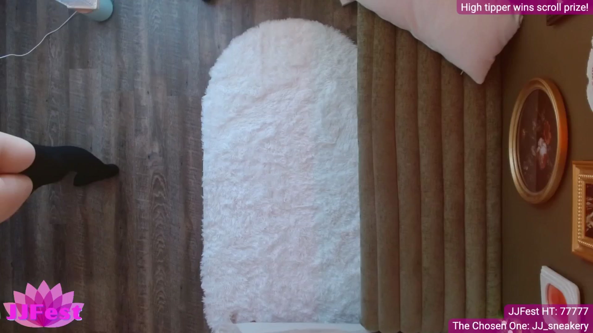 Gallery image thumbnail from JordynJaci's myfreecams stream on, 04/01/2025, 20:36 image 16 of 20