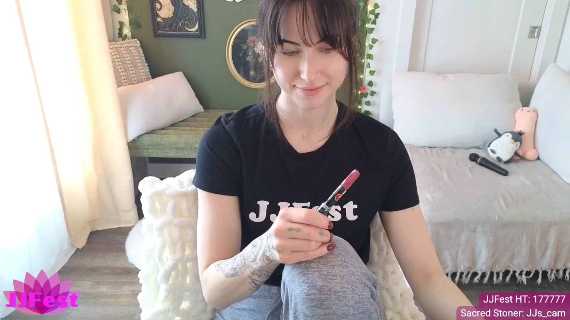 Gallery image thumbnail from JordynJaci's myfreecams stream on, 04/20/2025, 17:32 image 15 of 20