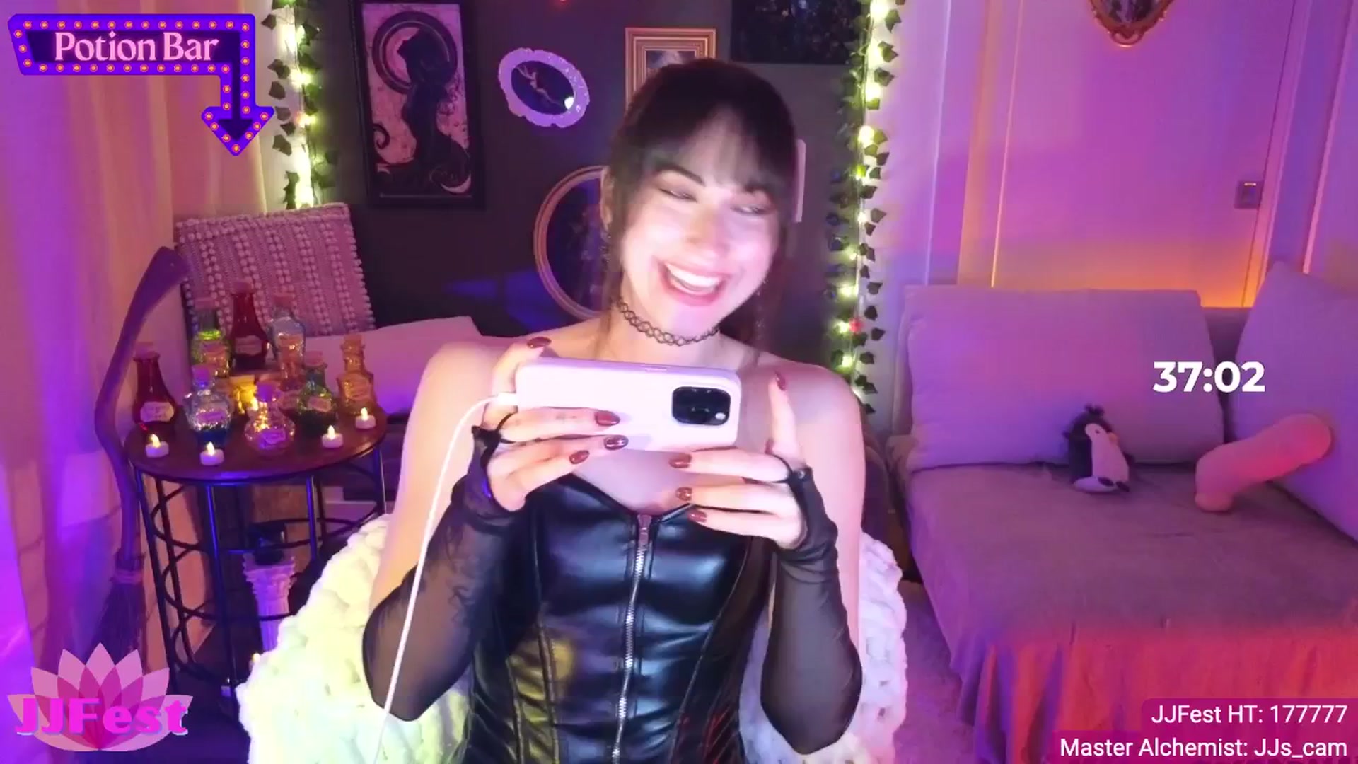 Gallery image thumbnail from JordynJaci's myfreecams stream on, 04/26/2025, 04:03 image 17 of 20