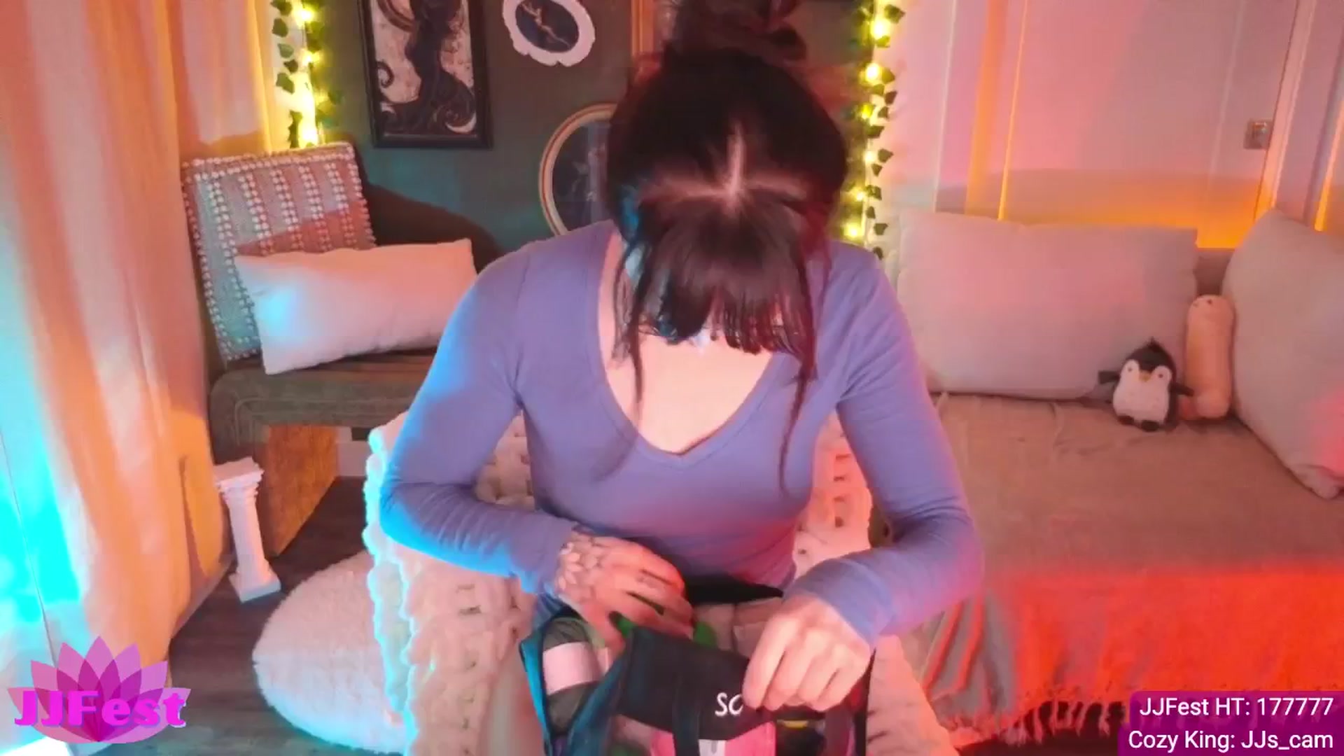 Gallery image thumbnail from JordynJaci's myfreecams stream on, 04/29/2025, 02:01 image 2 of 20