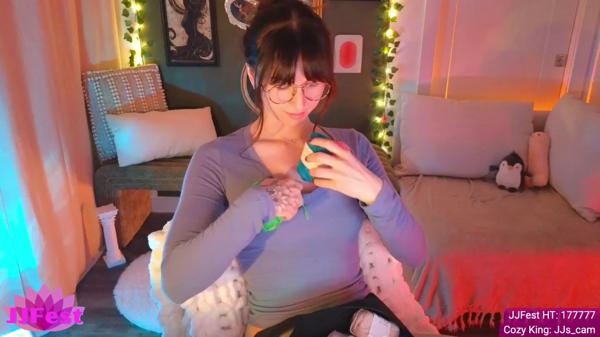 Gallery image thumbnail from JordynJaci's myfreecams stream on, 04/29/2025, 02:01 image 3 of 20