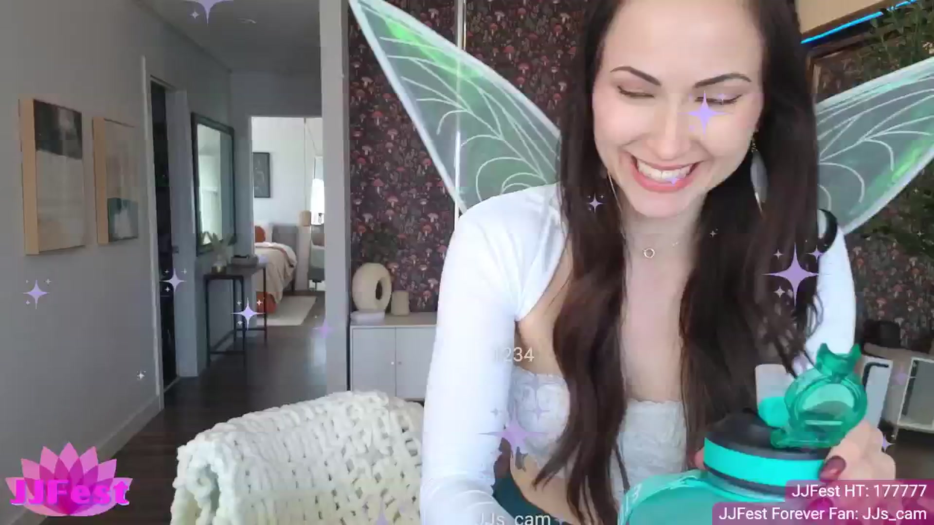 Gallery image thumbnail from JordynJaci's myfreecams stream on, 05/01/2025, 24:27 image 1 of 20