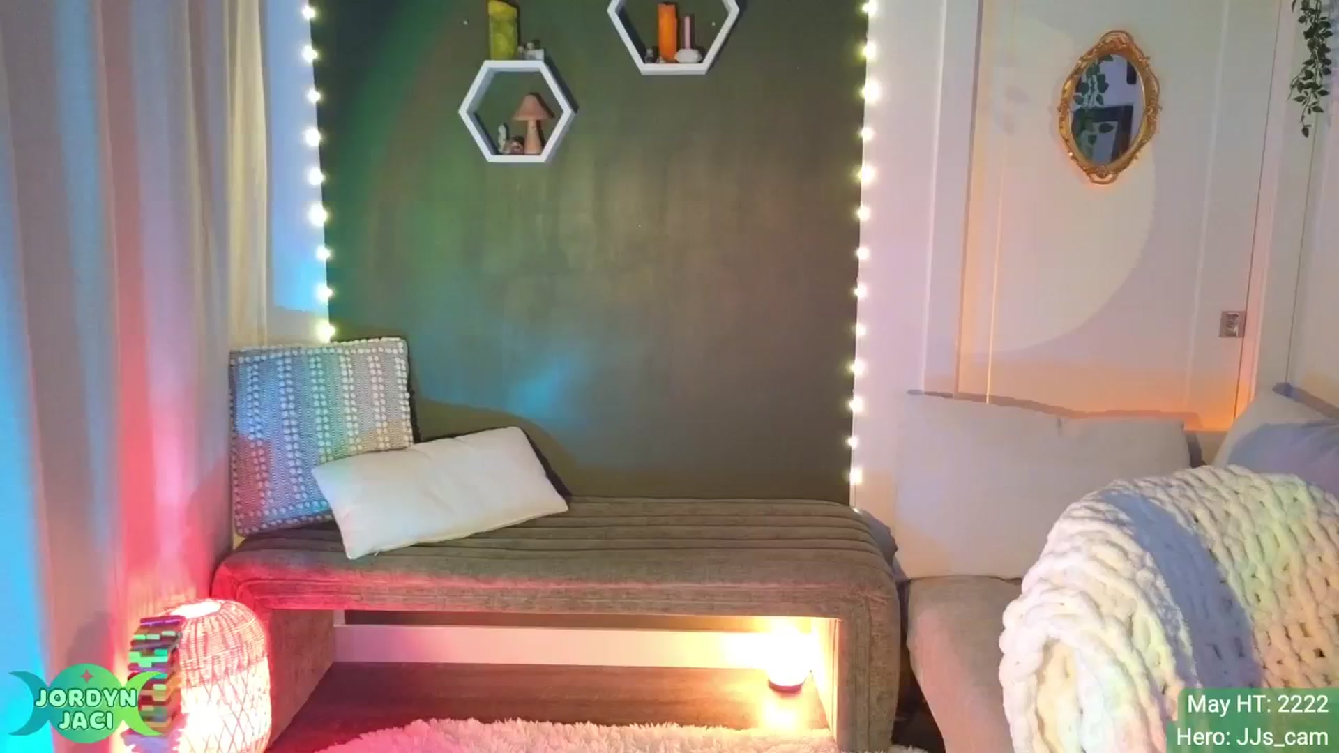 Gallery image thumbnail from JordynJaci's myfreecams stream on, 05/17/2025, 02:32 image 2 of 20