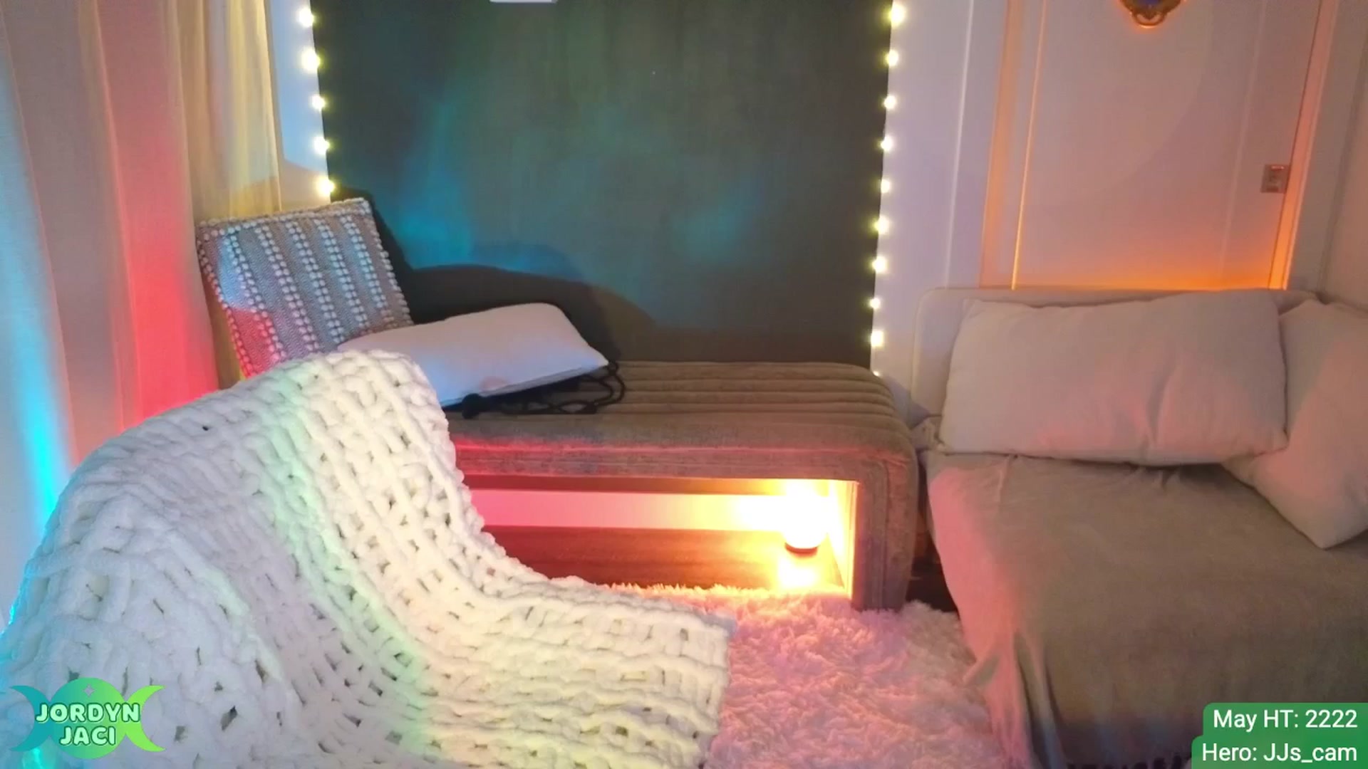 Gallery image thumbnail from JordynJaci's myfreecams stream on, 05/17/2025, 05:01 image 16 of 20