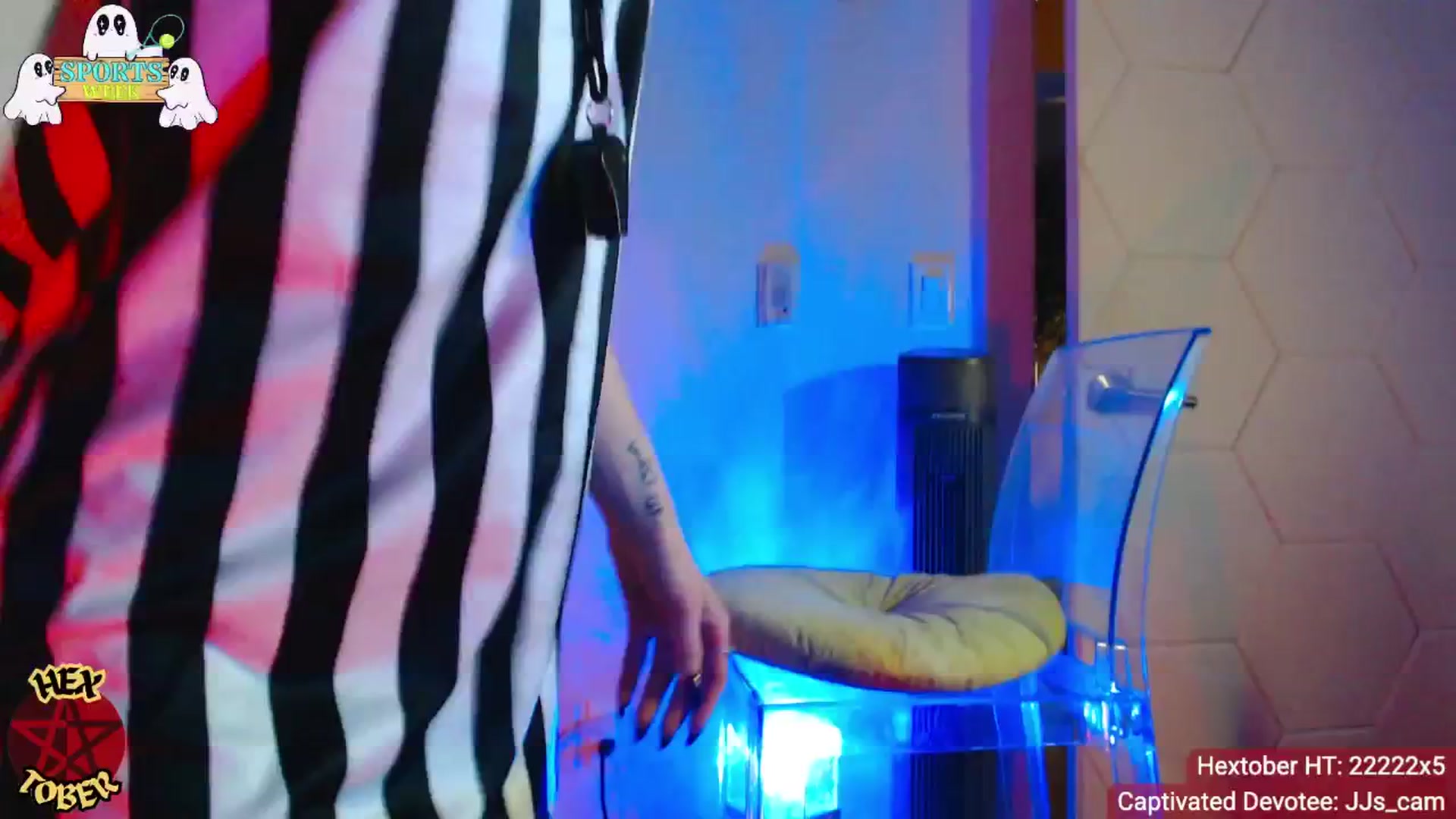 Gallery image thumbnail from JordynJaci's myfreecams stream on, 10/17/2025, 02:10 image 11 of 20