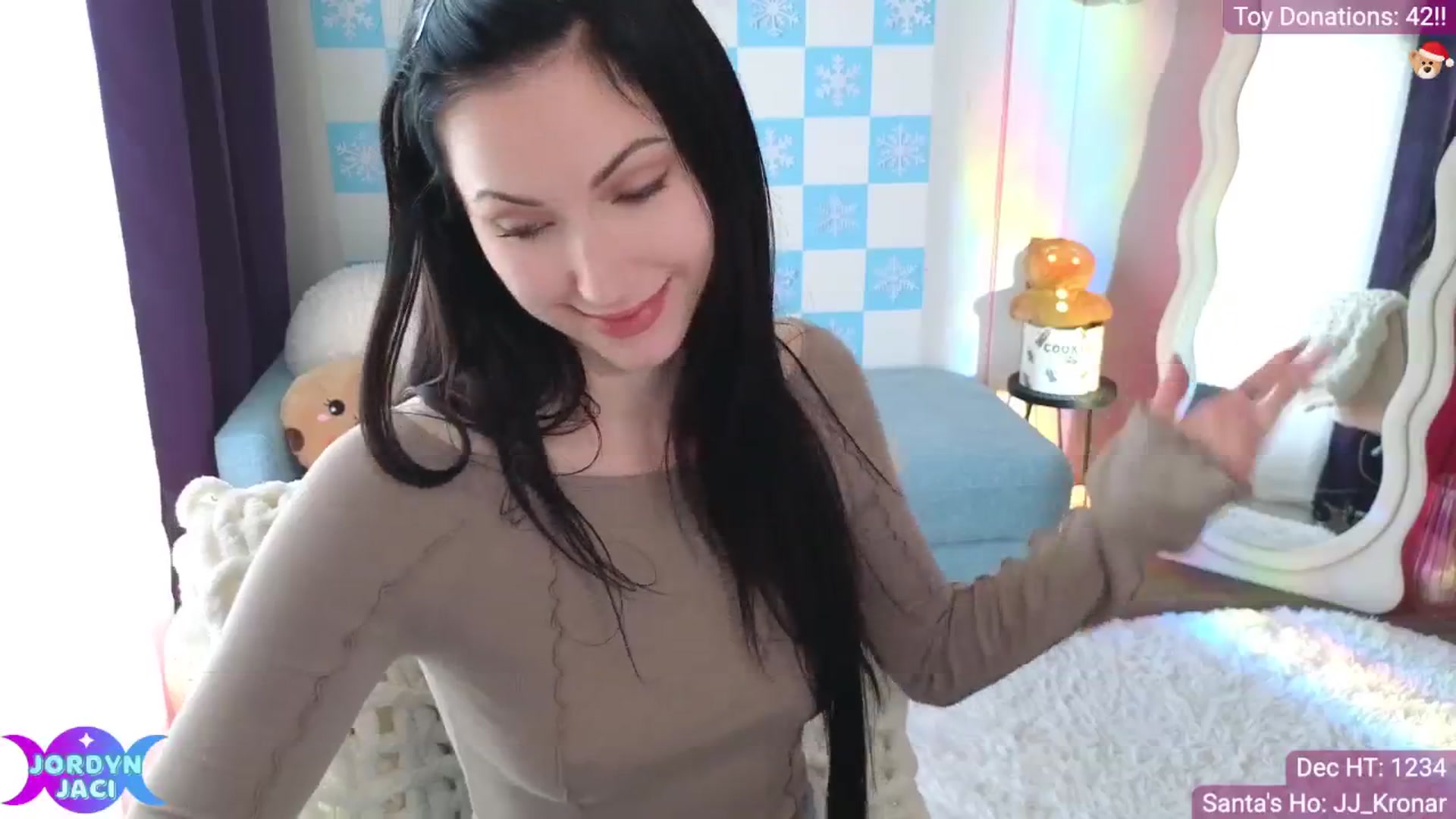 Gallery image thumbnail from JordynJaci's myfreecams stream on, 12/03/2025, 17:31 image 20 of 20