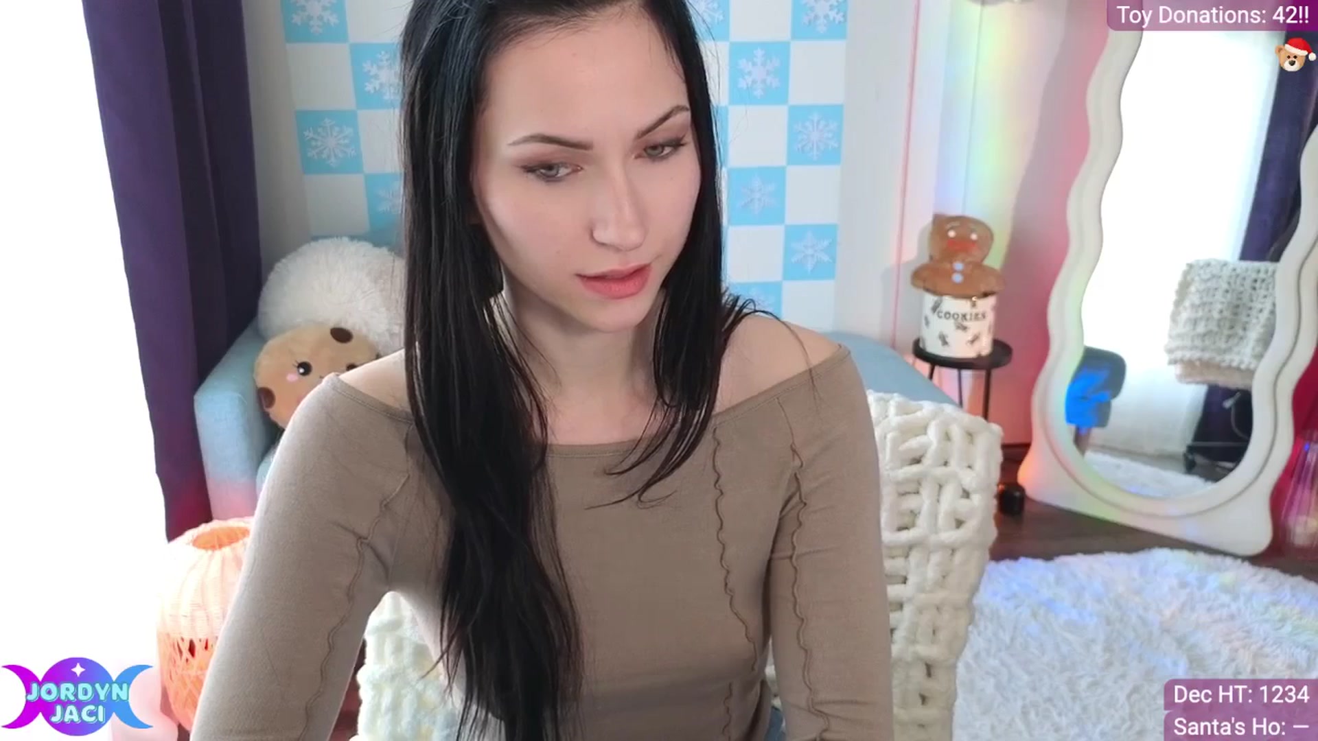 Gallery image thumbnail from JordynJaci's myfreecams stream on, 12/03/2025, 17:31 image 10 of 20