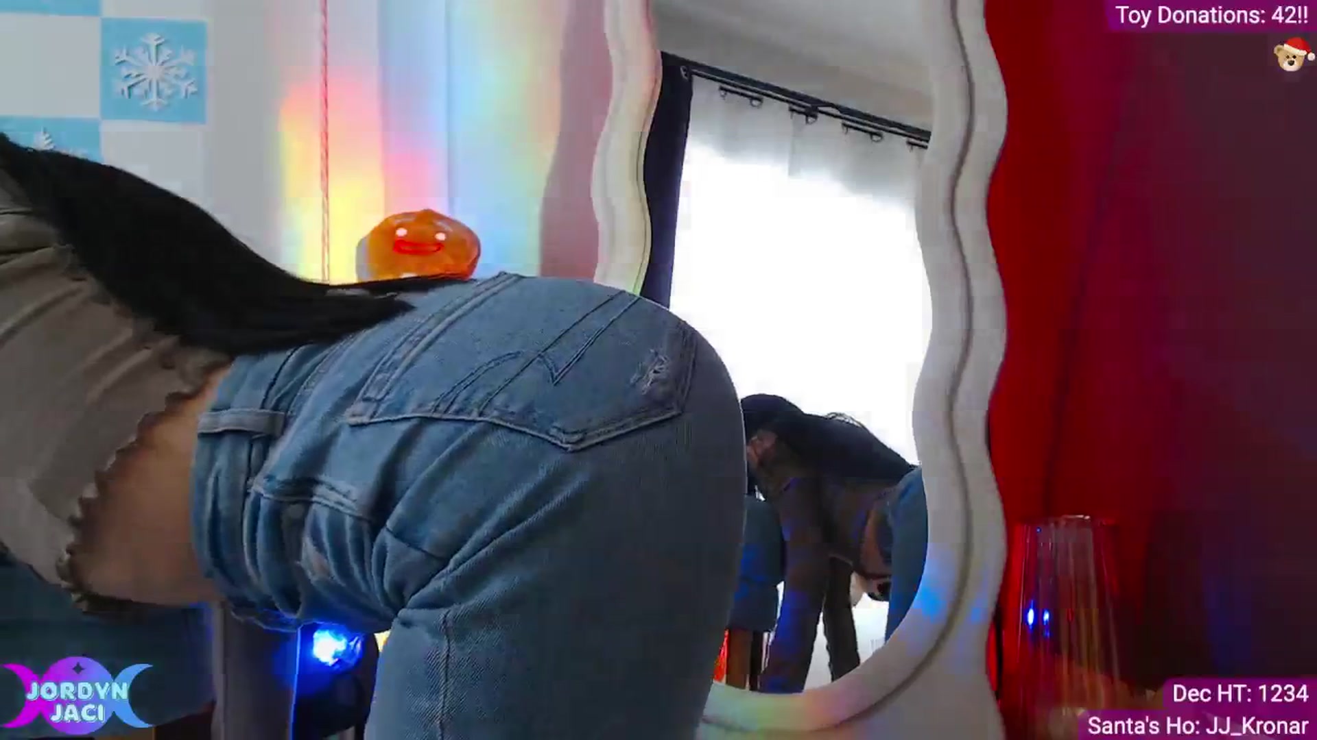 Gallery image thumbnail from JordynJaci's myfreecams stream on, 12/03/2025, 17:31 image 16 of 20