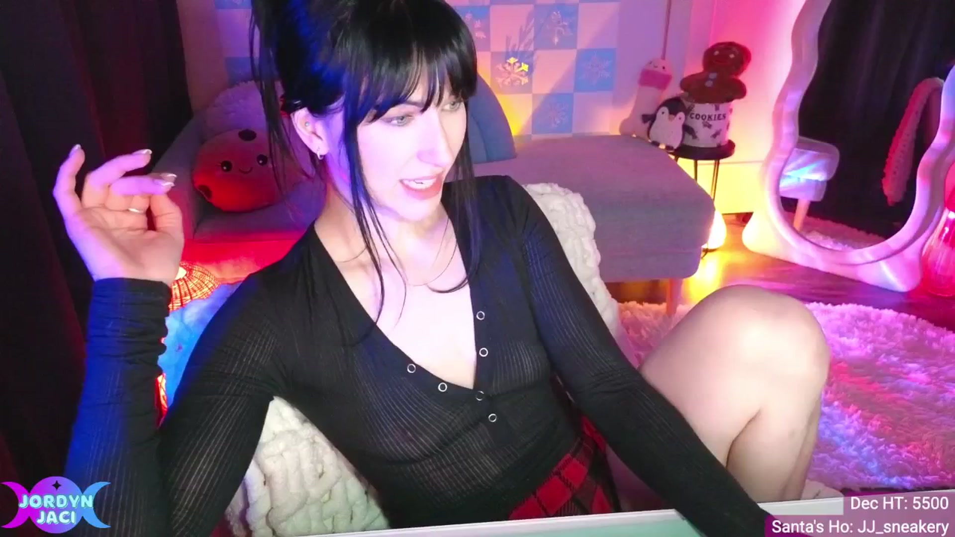 Gallery image thumbnail from JordynJaci's myfreecams stream on, 12/22/2025, 05:02 image 8 of 20