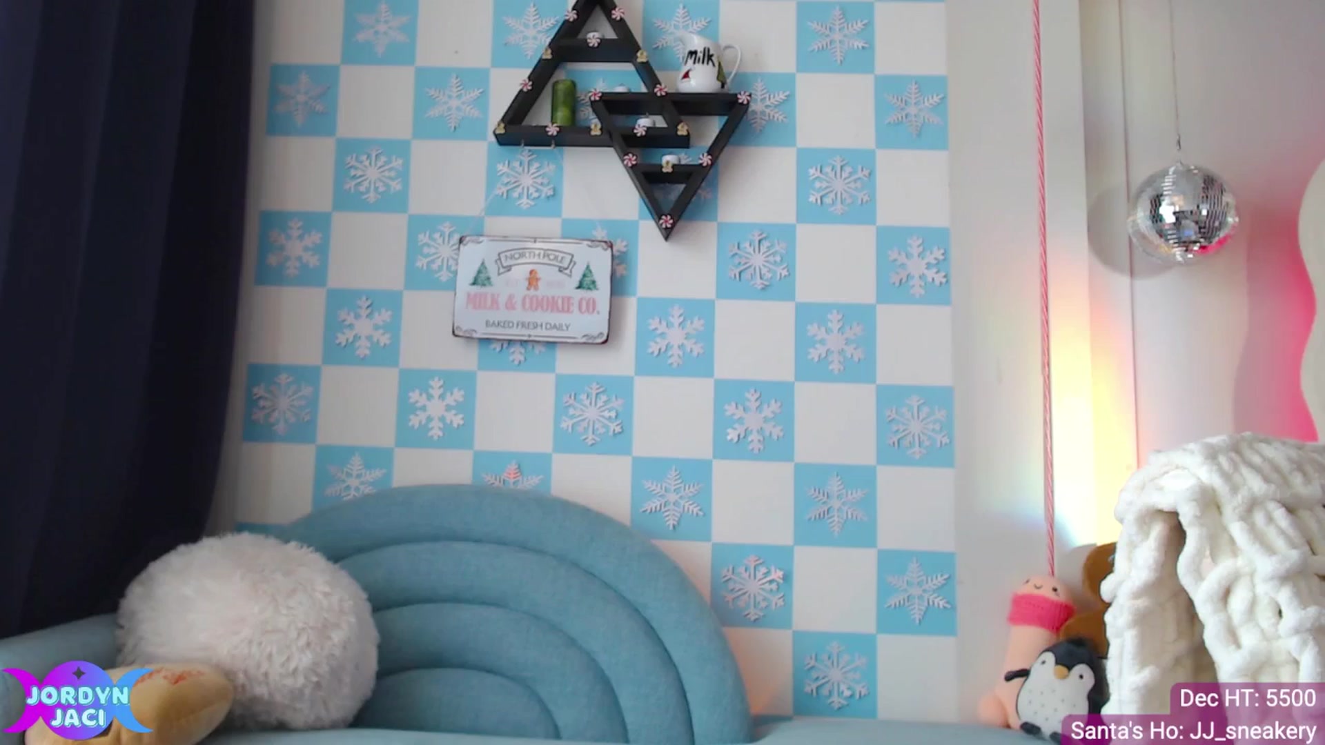 Gallery image thumbnail from JordynJaci's myfreecams stream on, 12/23/2025, 18:46 image 5 of 20