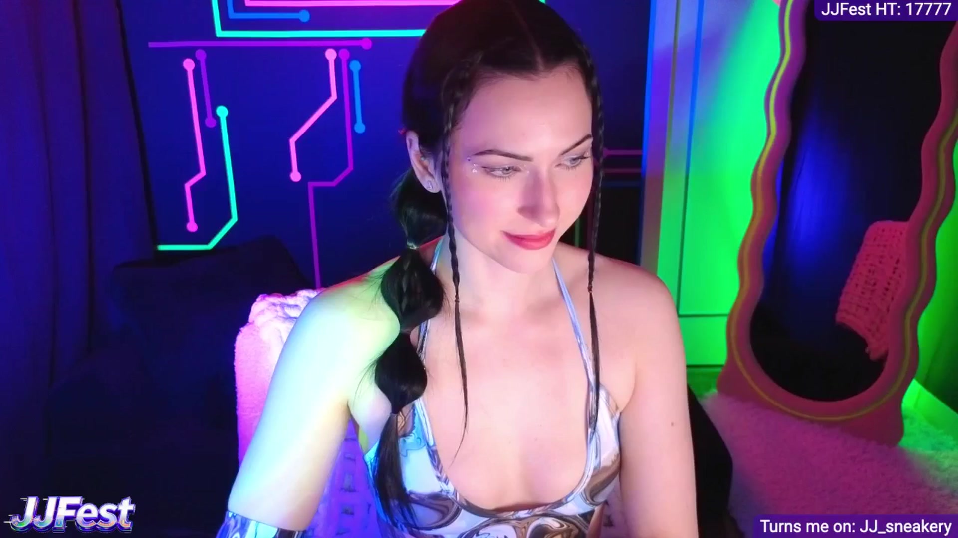 Gallery image thumbnail from JordynJaci's myfreecams stream on, 04/06/2026, 03:06 image 13 of 20