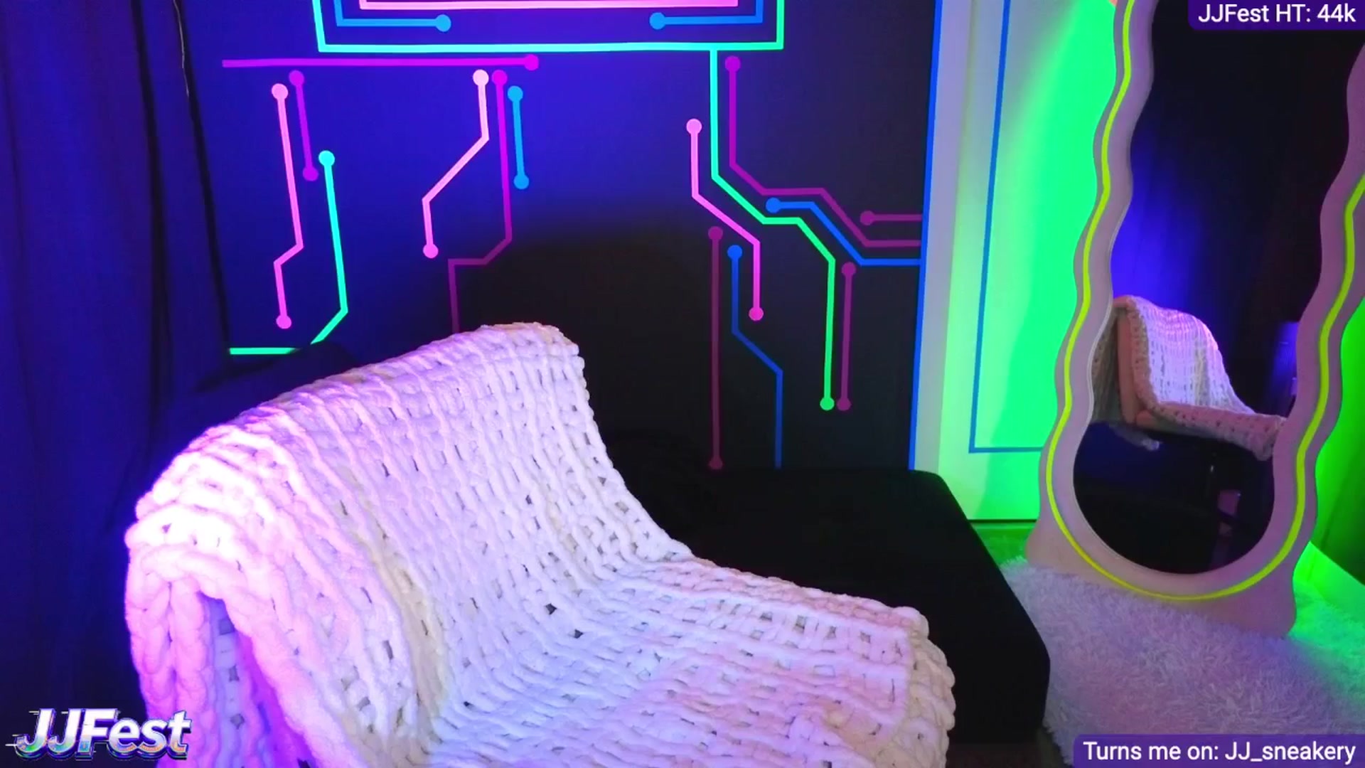 Gallery image thumbnail from JordynJaci's myfreecams stream on, 04/13/2026, 01:58 image 2 of 20