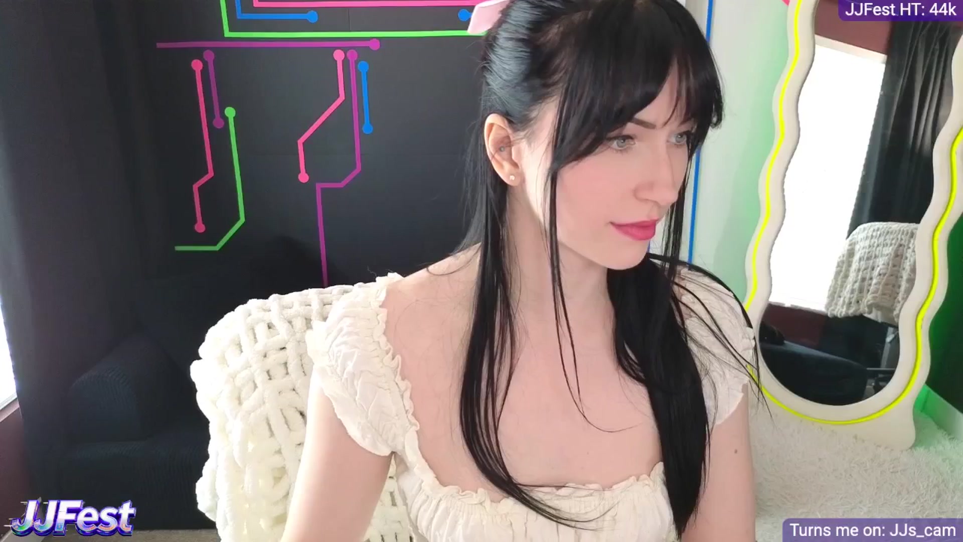Gallery image thumbnail from JordynJaci's myfreecams stream on, 04/14/2026, 19:04 image 4 of 20
