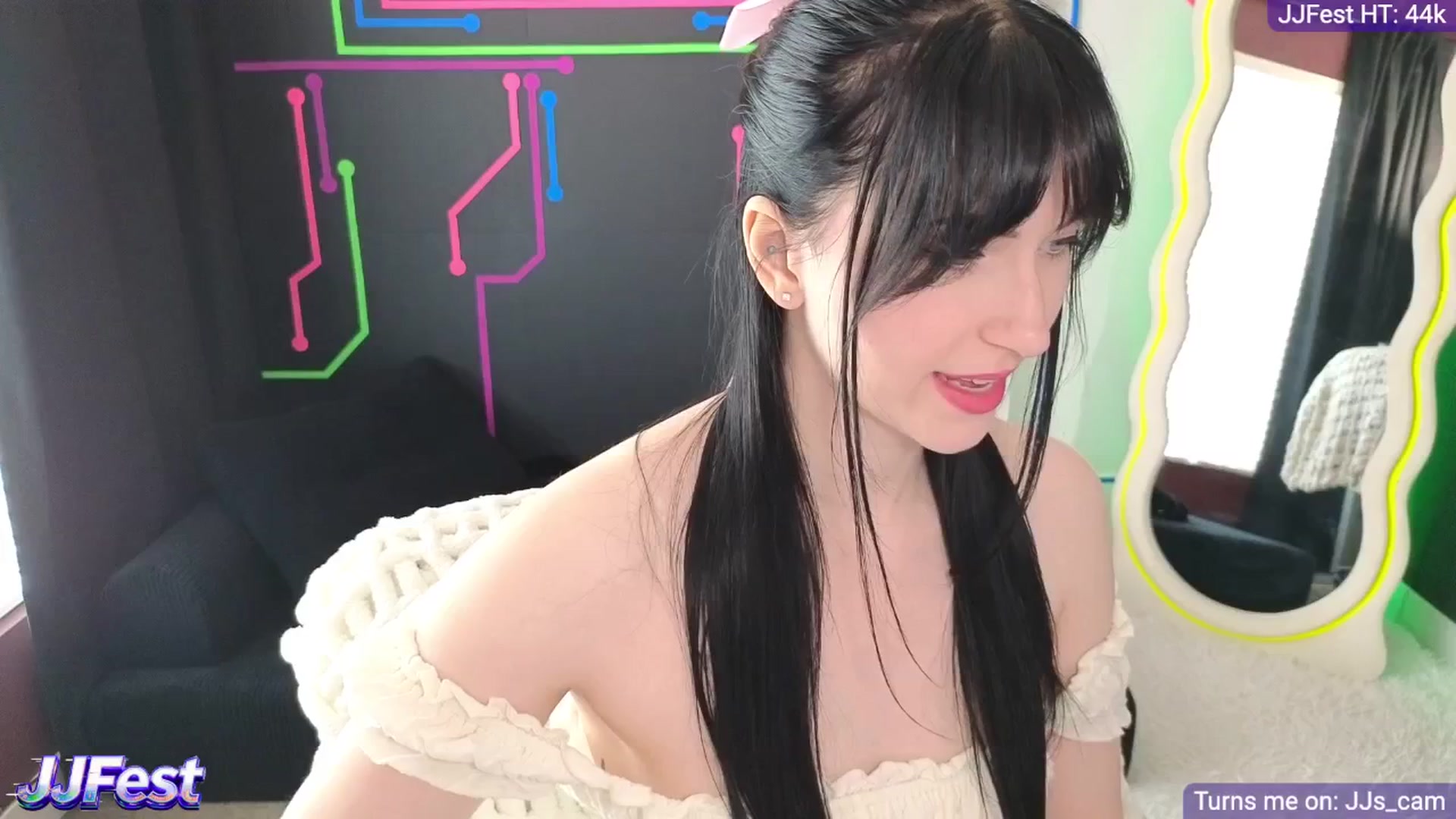 Gallery image thumbnail from JordynJaci's myfreecams stream on, 04/14/2026, 19:04 image 5 of 20