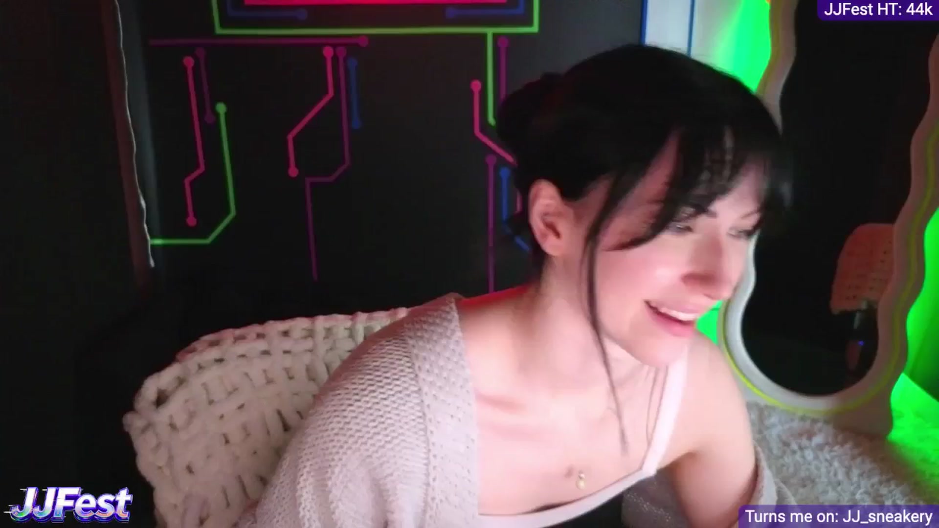 Gallery image thumbnail from JordynJaci's myfreecams stream on, 04/16/2026, 18:01 image 2 of 20