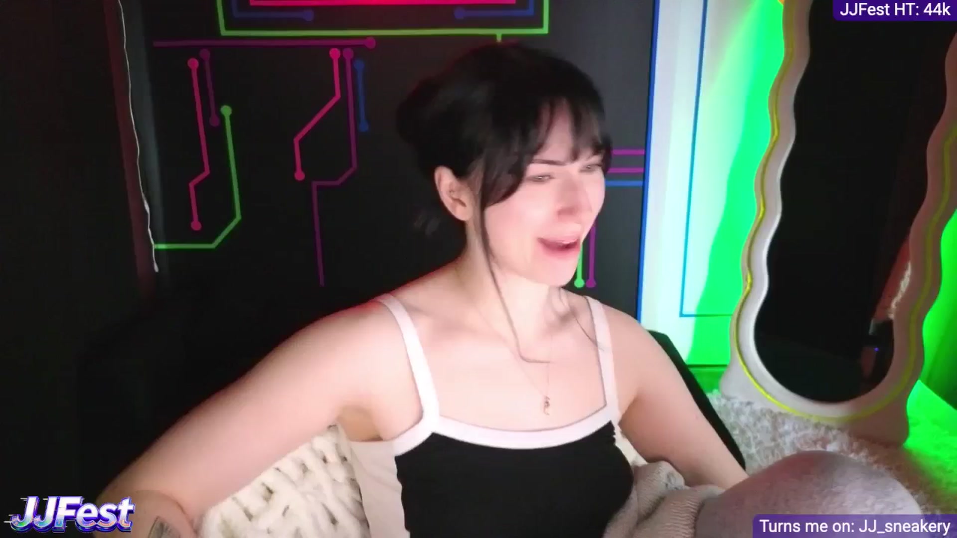 Gallery image thumbnail from JordynJaci's myfreecams stream on, 04/16/2026, 18:01 image 3 of 20