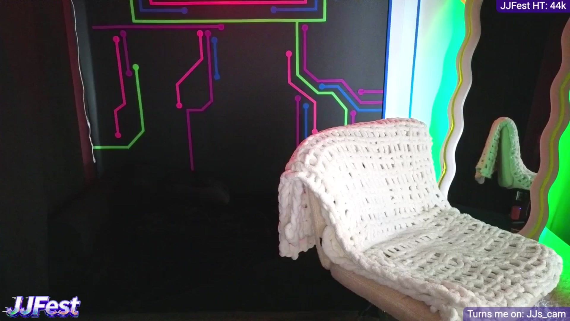 Gallery image thumbnail from JordynJaci's myfreecams stream on, 04/16/2026, 18:01 image 10 of 20