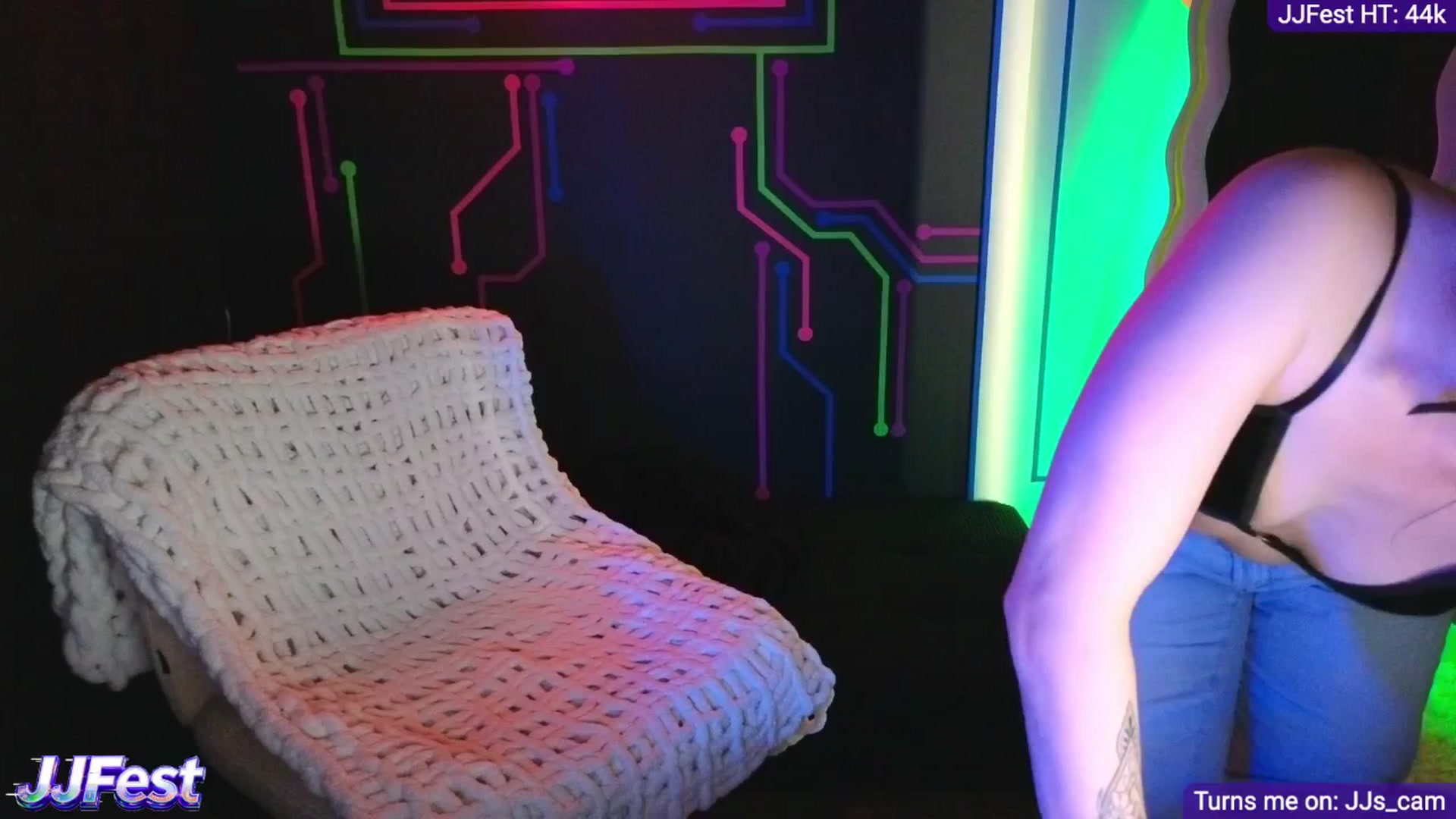 Gallery image thumbnail from JordynJaci's myfreecams stream on, 04/18/2026, 03:14 image 8 of 20