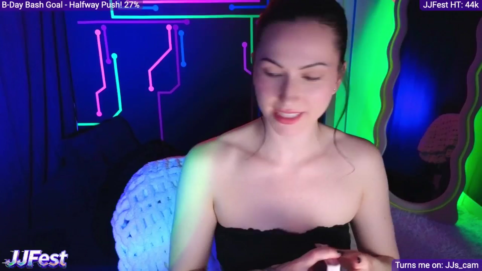 Gallery image thumbnail from JordynJaci's myfreecams stream on, 04/20/2026, 03:04 image 2 of 20