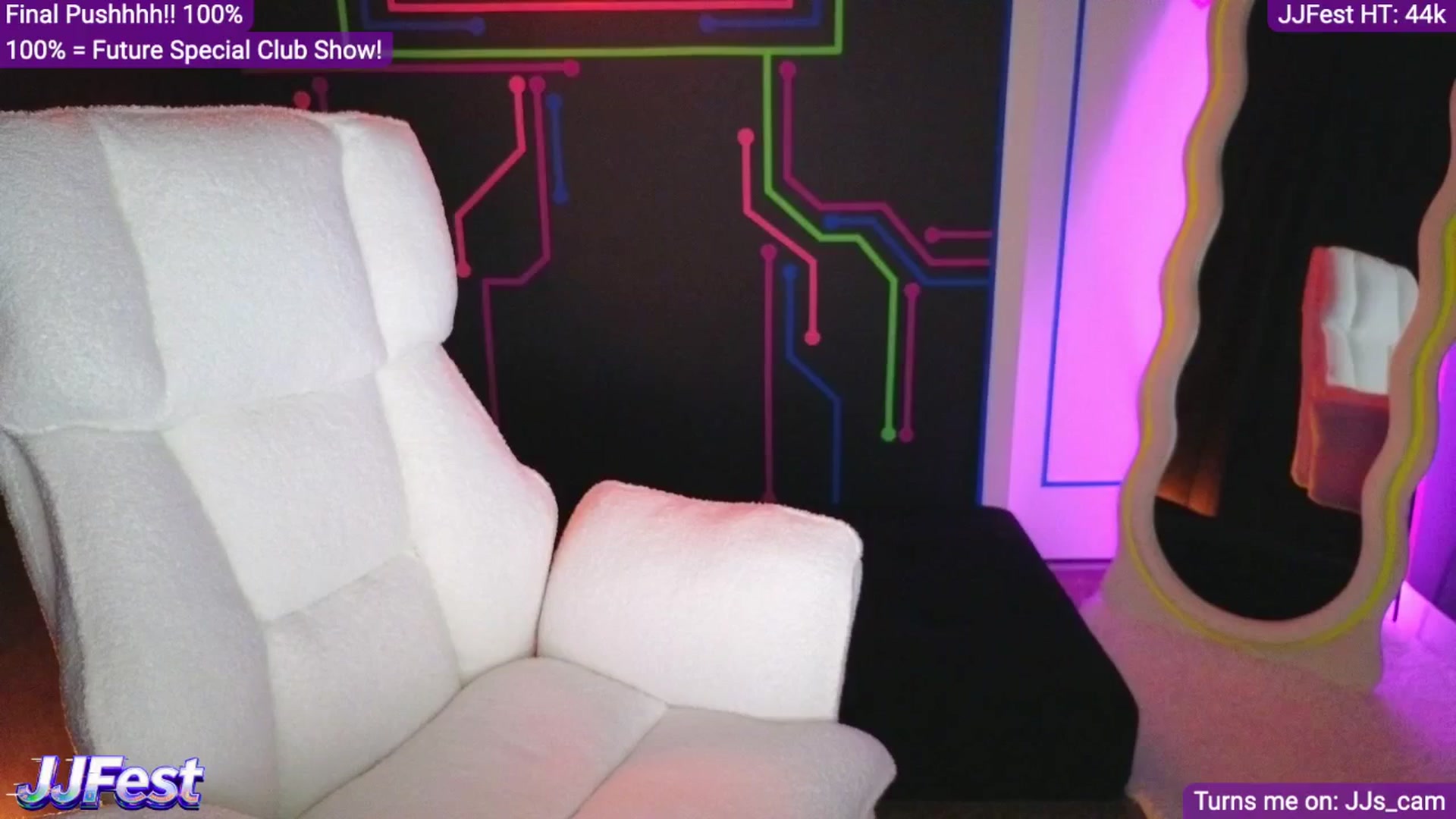 Gallery image thumbnail from JordynJaci's myfreecams stream on, 05/01/2026, 05:44 image 14 of 20