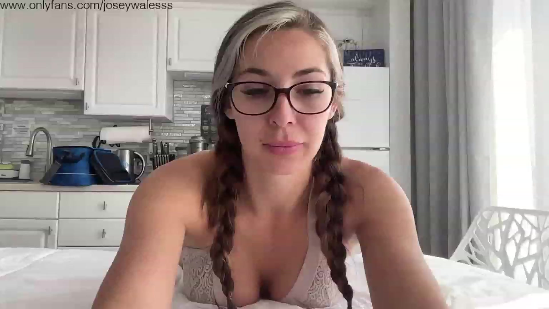Gallery image thumbnail from Joseywalesssx's myfreecams stream on, 03/05/2023, 15:43 image 16 of 20