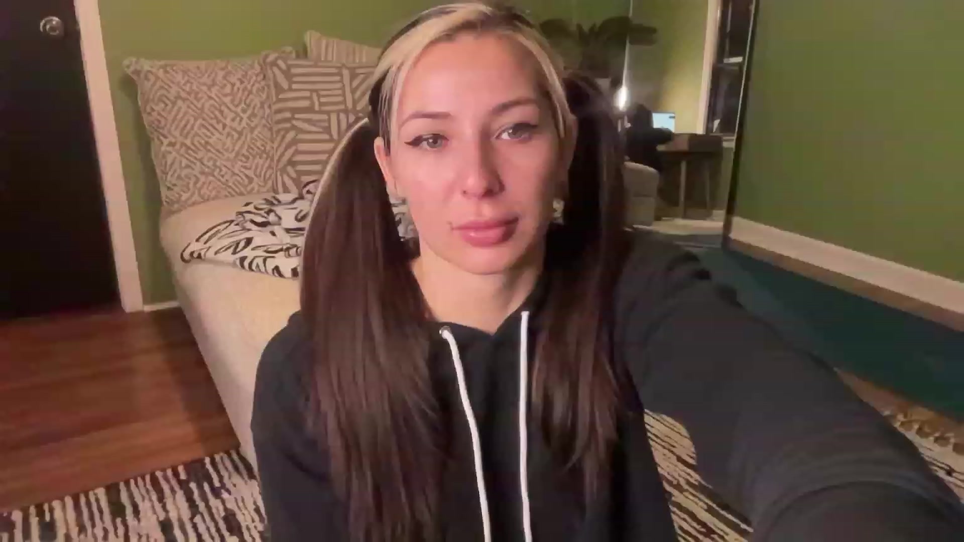 Gallery image thumbnail from Joseywalesssx's myfreecams stream on, 01/23/2024, 02:03 image 17 of 20
